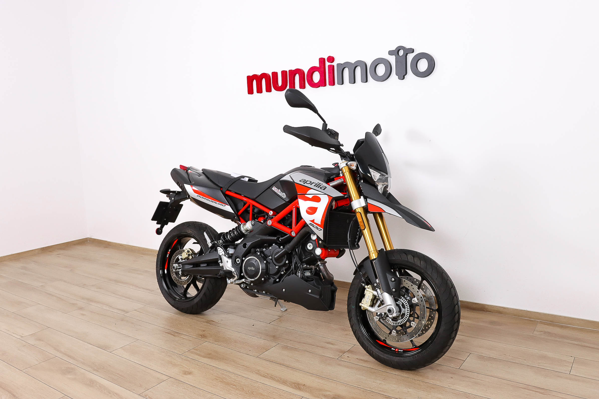 APRILIA Dorsoduro 900APRILIA2 APRILIA Dorsoduro 900APRILIA2