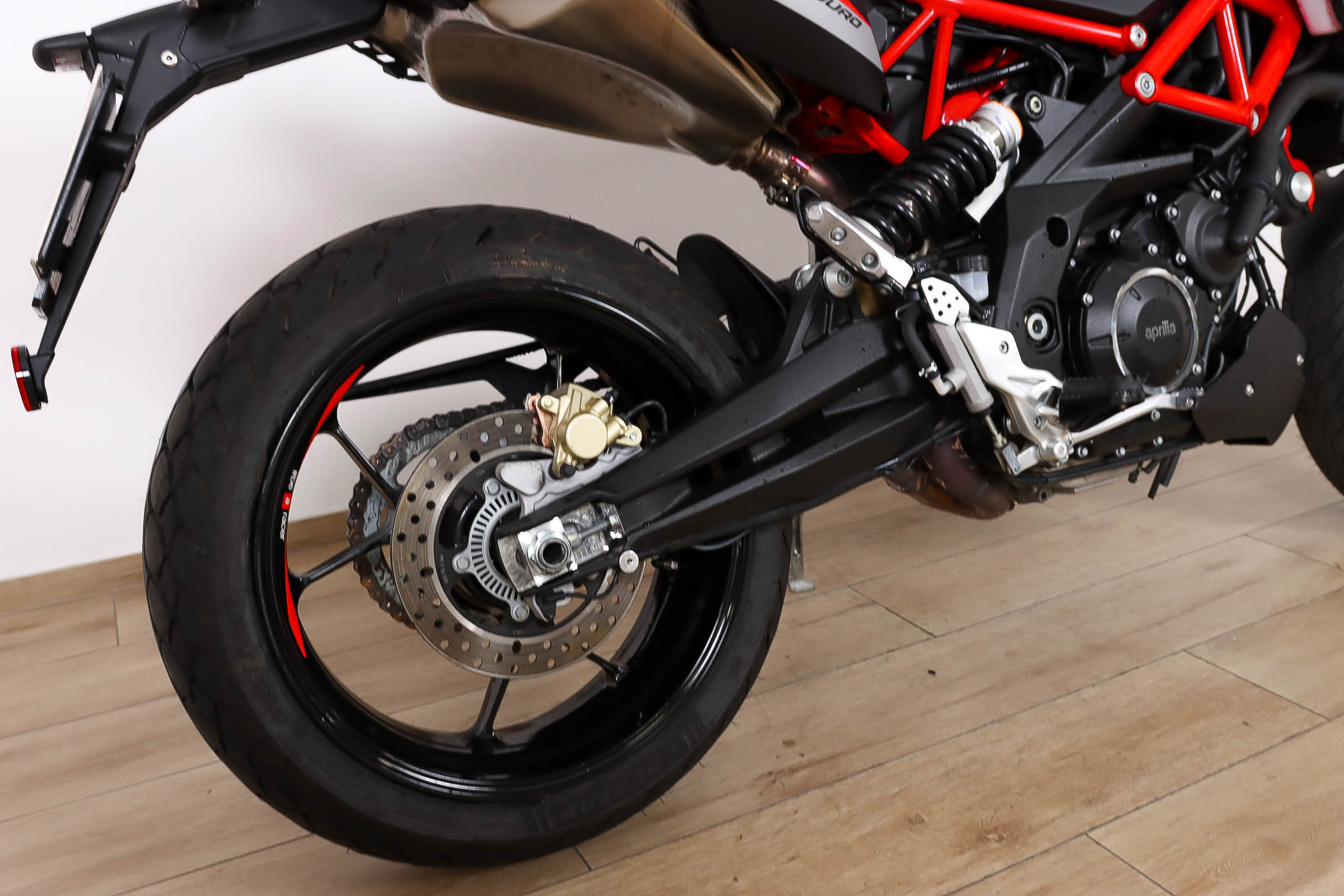 APRILIA Dorsoduro 900APRILIA6 APRILIA Dorsoduro 900APRILIA6