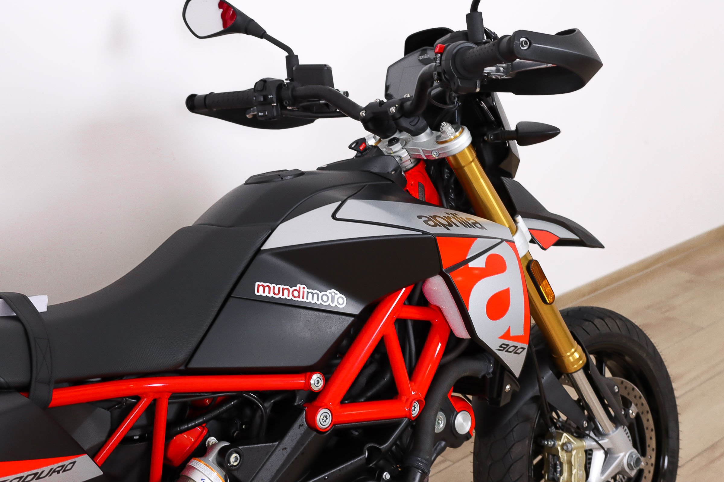 APRILIA Dorsoduro 900APRILIA8 APRILIA Dorsoduro 900APRILIA8