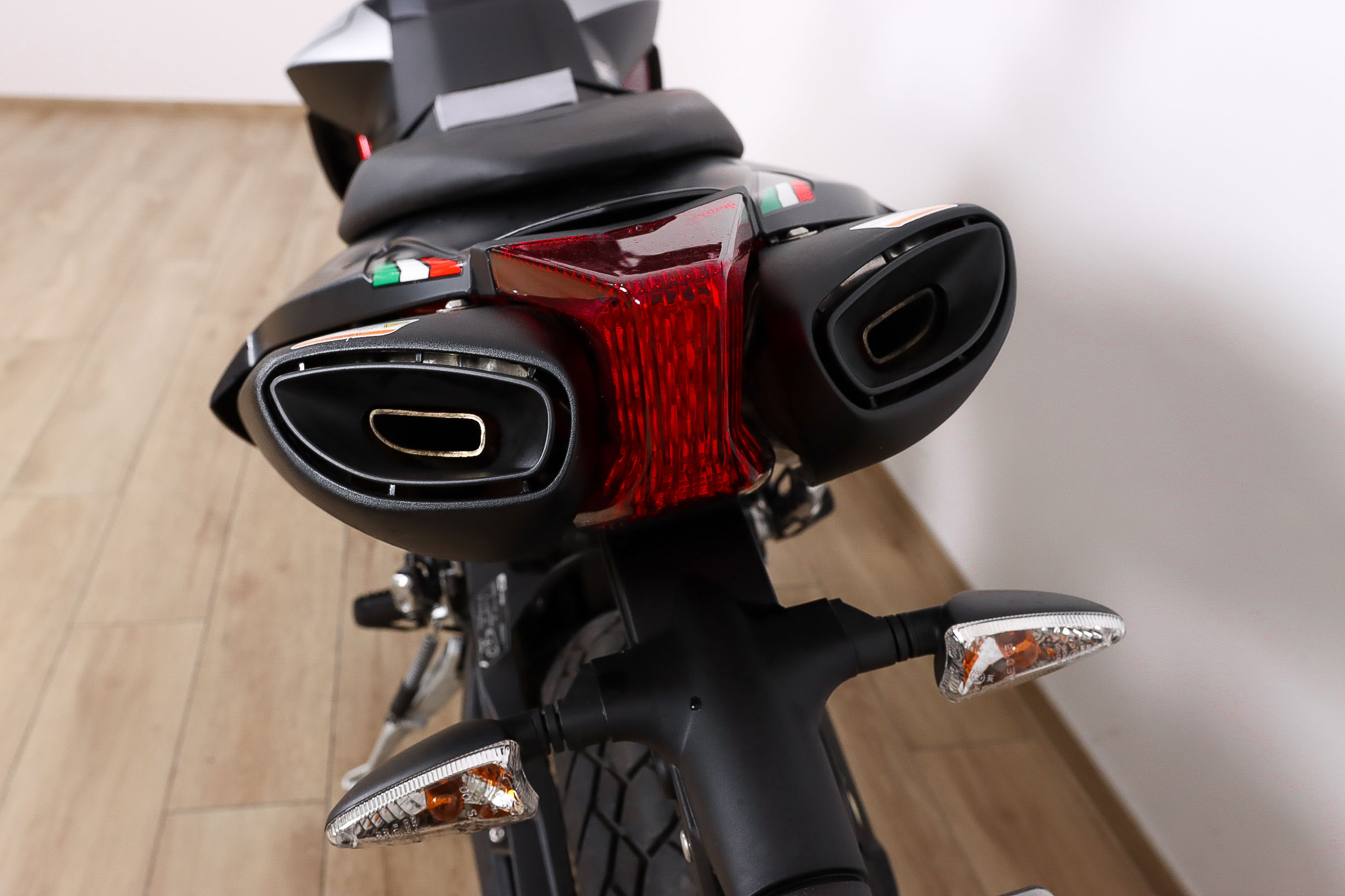 APRILIA Dorsoduro 900APRILIA12 APRILIA Dorsoduro 900APRILIA12