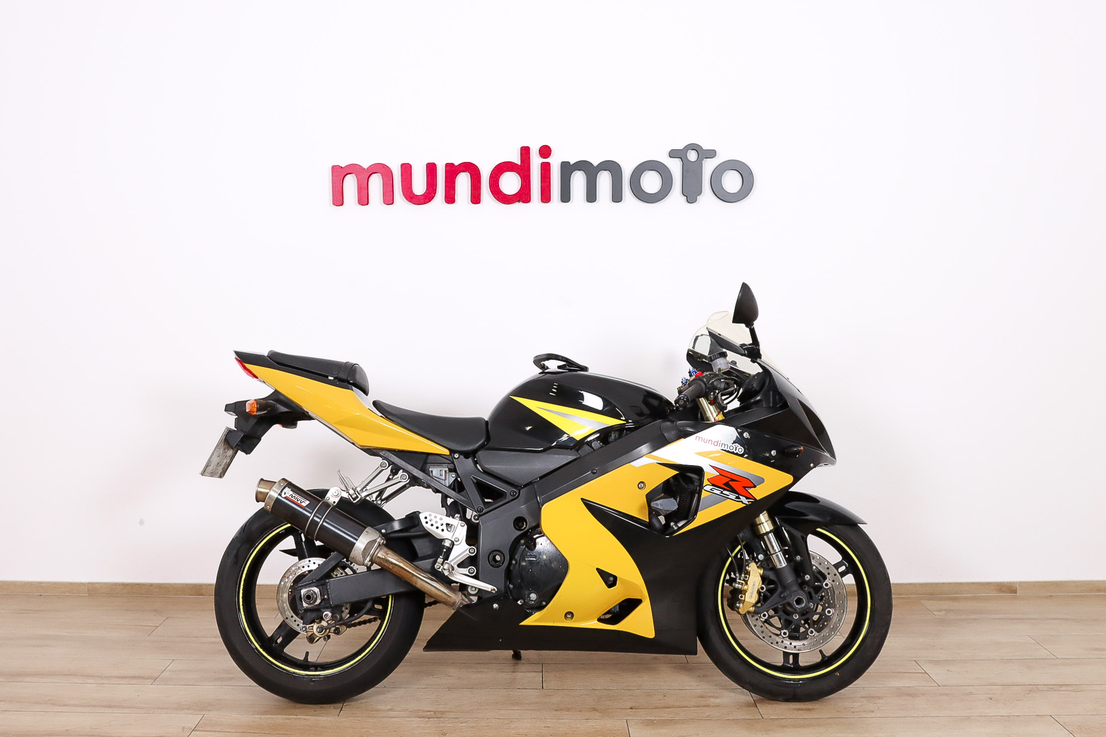 SUZUKI GSX R750SUZUKI0 SUZUKI GSX R750SUZUKI0