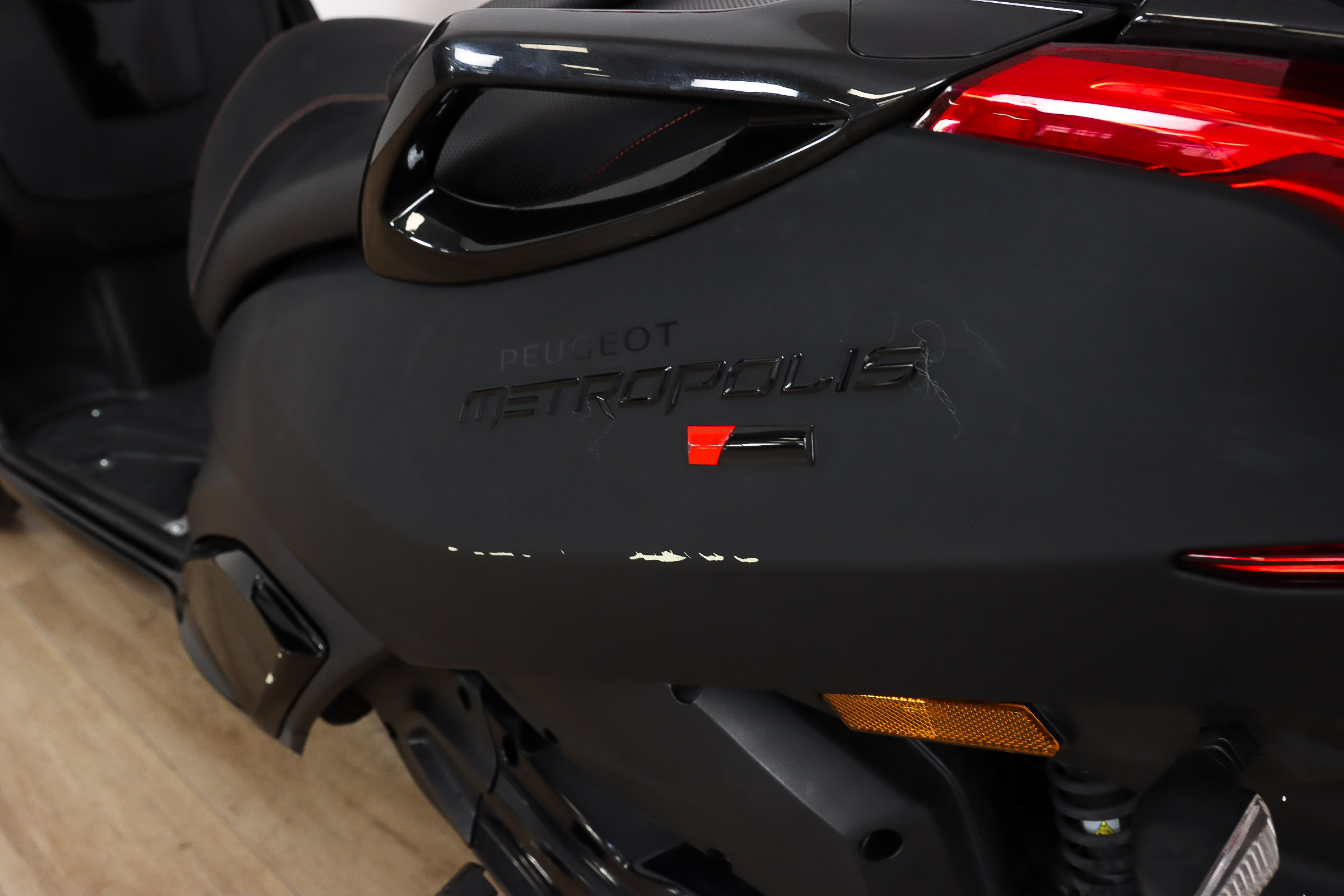 PEUGEOT Metropolis 400 promoPEUGEOT11 PEUGEOT Metropolis 400 promoPEUGEOT11