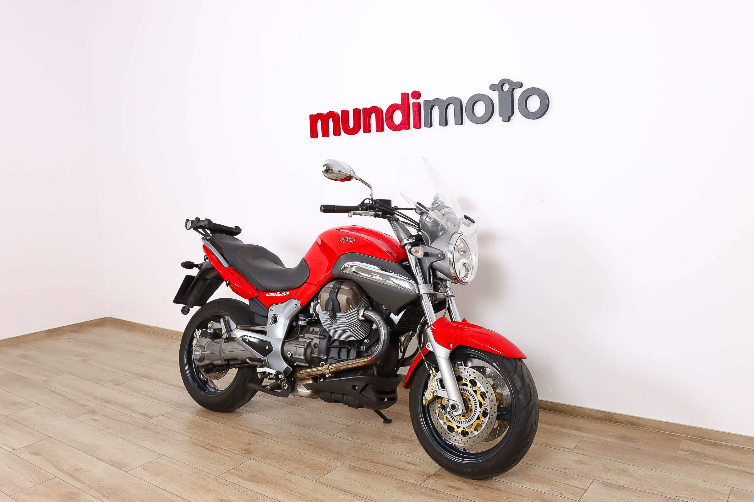MOTO GUZZI Breva V1100MOTO GUZZI2 MOTO GUZZI Breva V1100MOTO GUZZI2