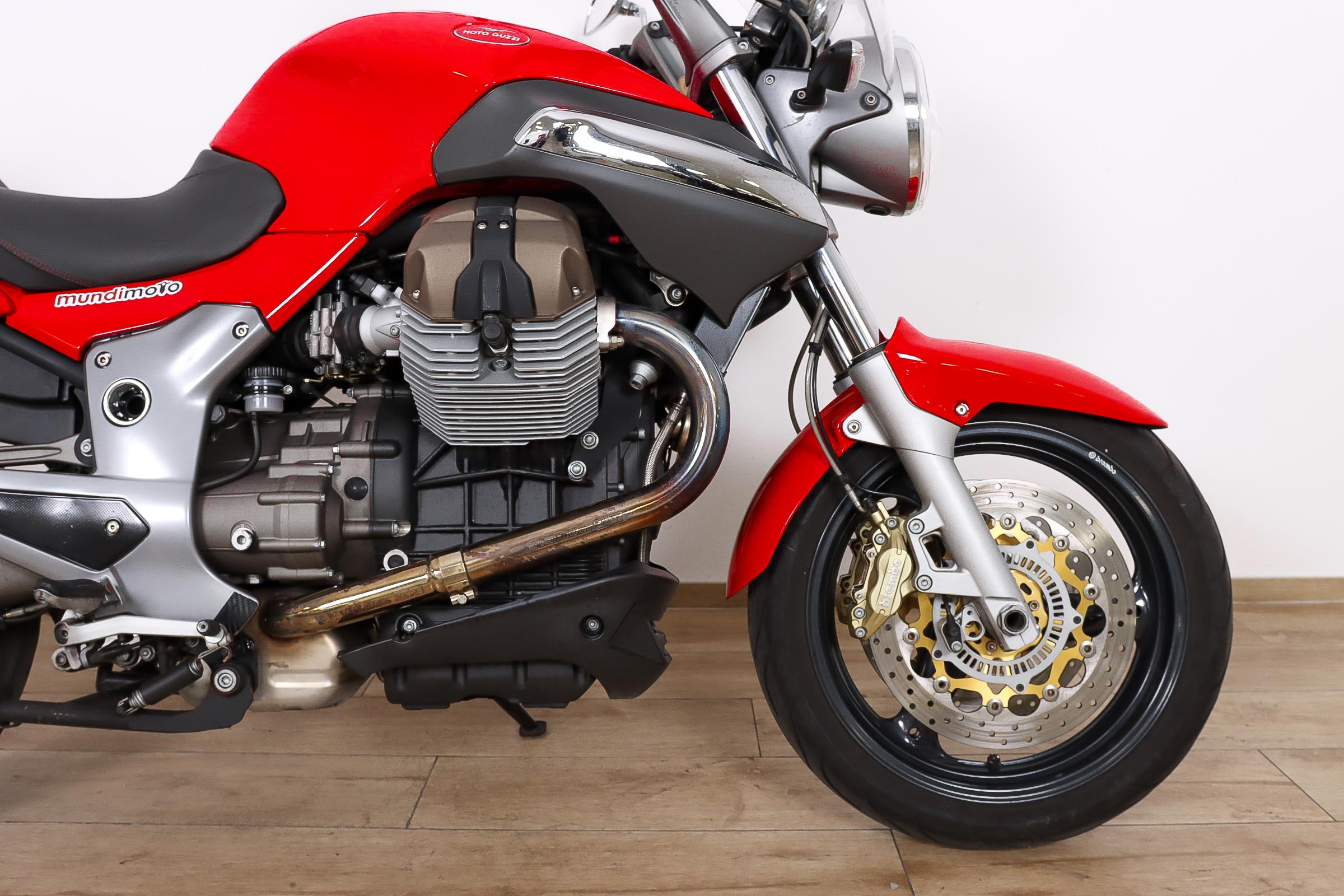 MOTO GUZZI Breva V1100MOTO GUZZI5 MOTO GUZZI Breva V1100MOTO GUZZI5