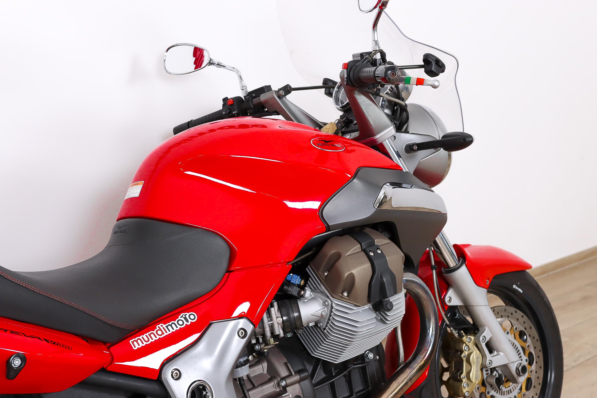 MOTO GUZZI Breva V1100MOTO GUZZI8 MOTO GUZZI Breva V1100MOTO GUZZI8
