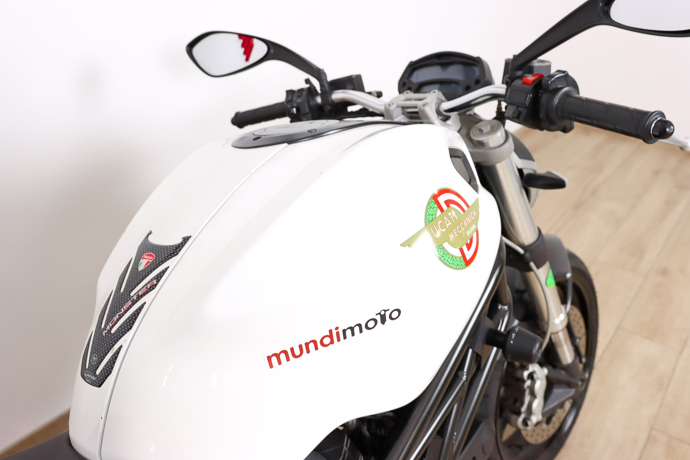 DUCATI MONSTER 696+DUCATI5 DUCATI MONSTER 696+DUCATI5