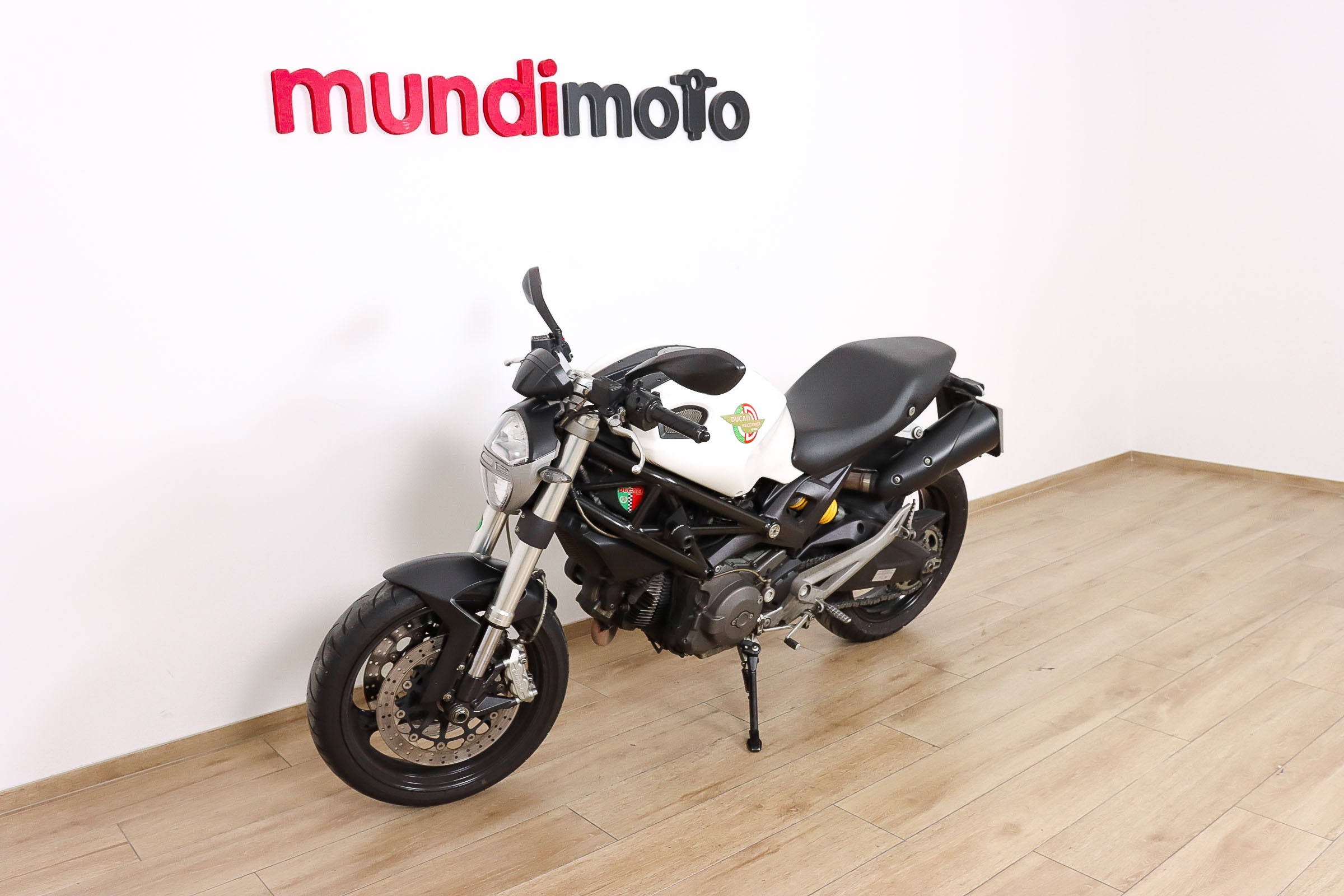 DUCATI MONSTER 696+DUCATI8 DUCATI MONSTER 696+DUCATI8