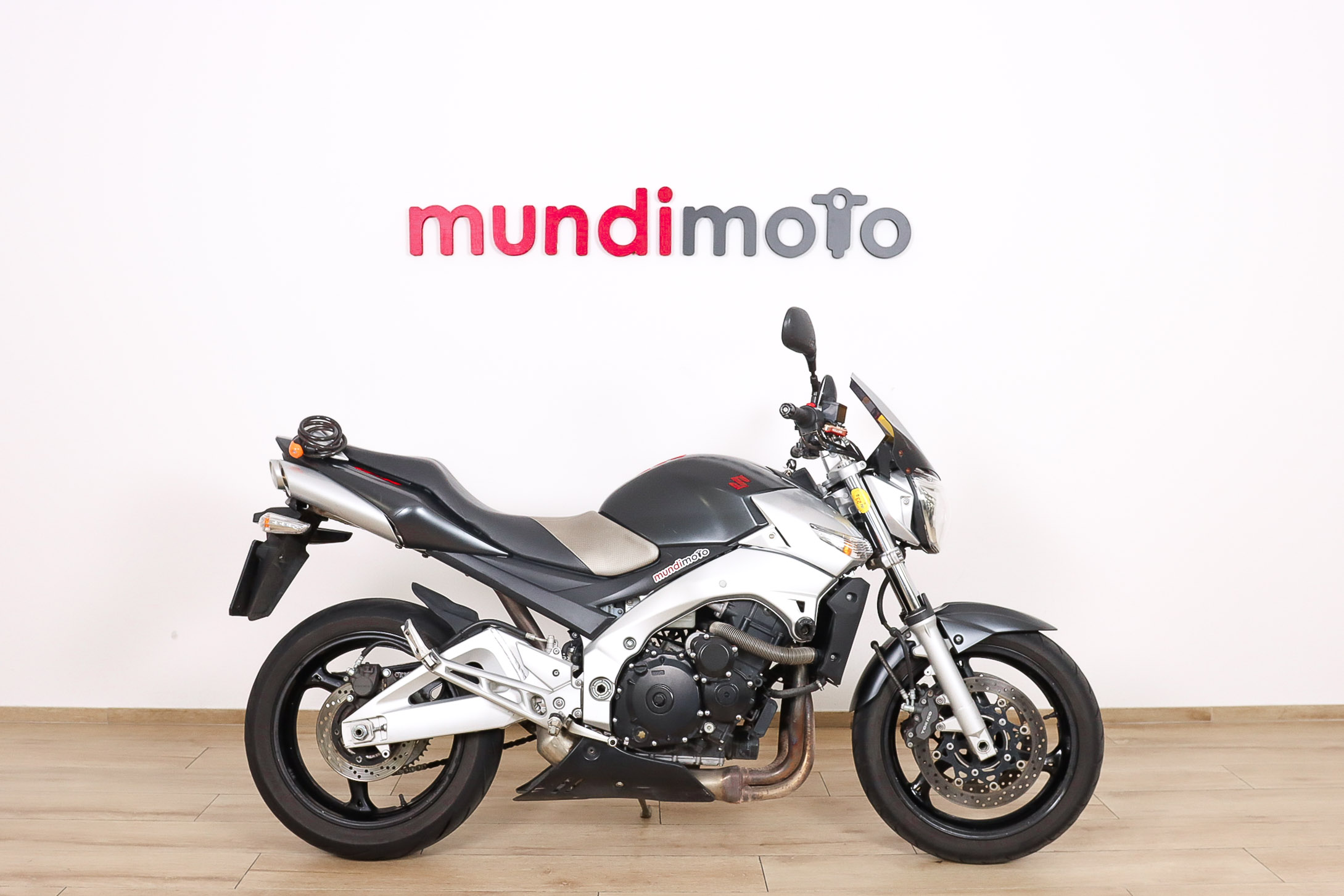 SUZUKI GSR 600SUZUKI0 SUZUKI GSR 600SUZUKI0