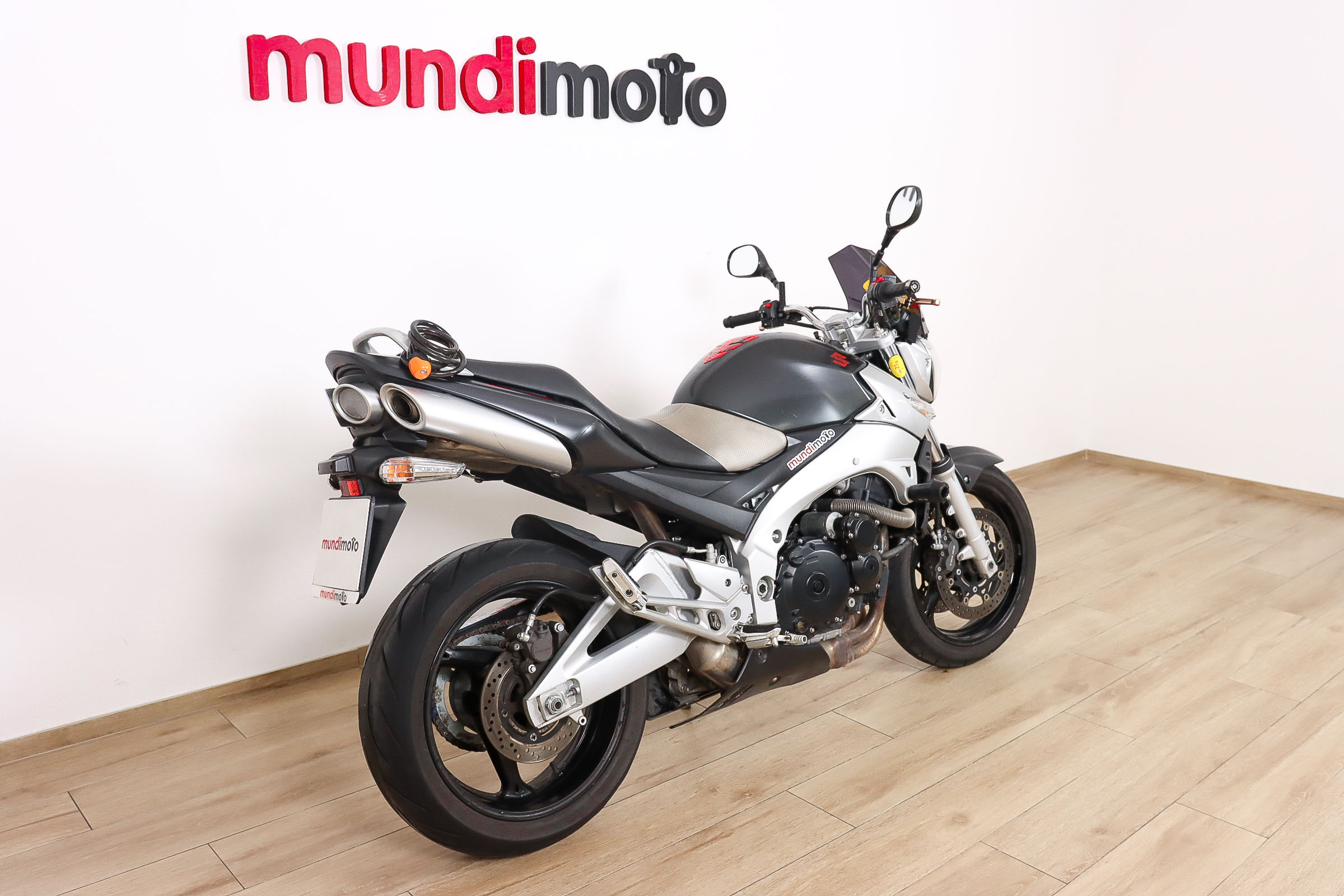 SUZUKI GSR 600SUZUKI1 SUZUKI GSR 600SUZUKI1