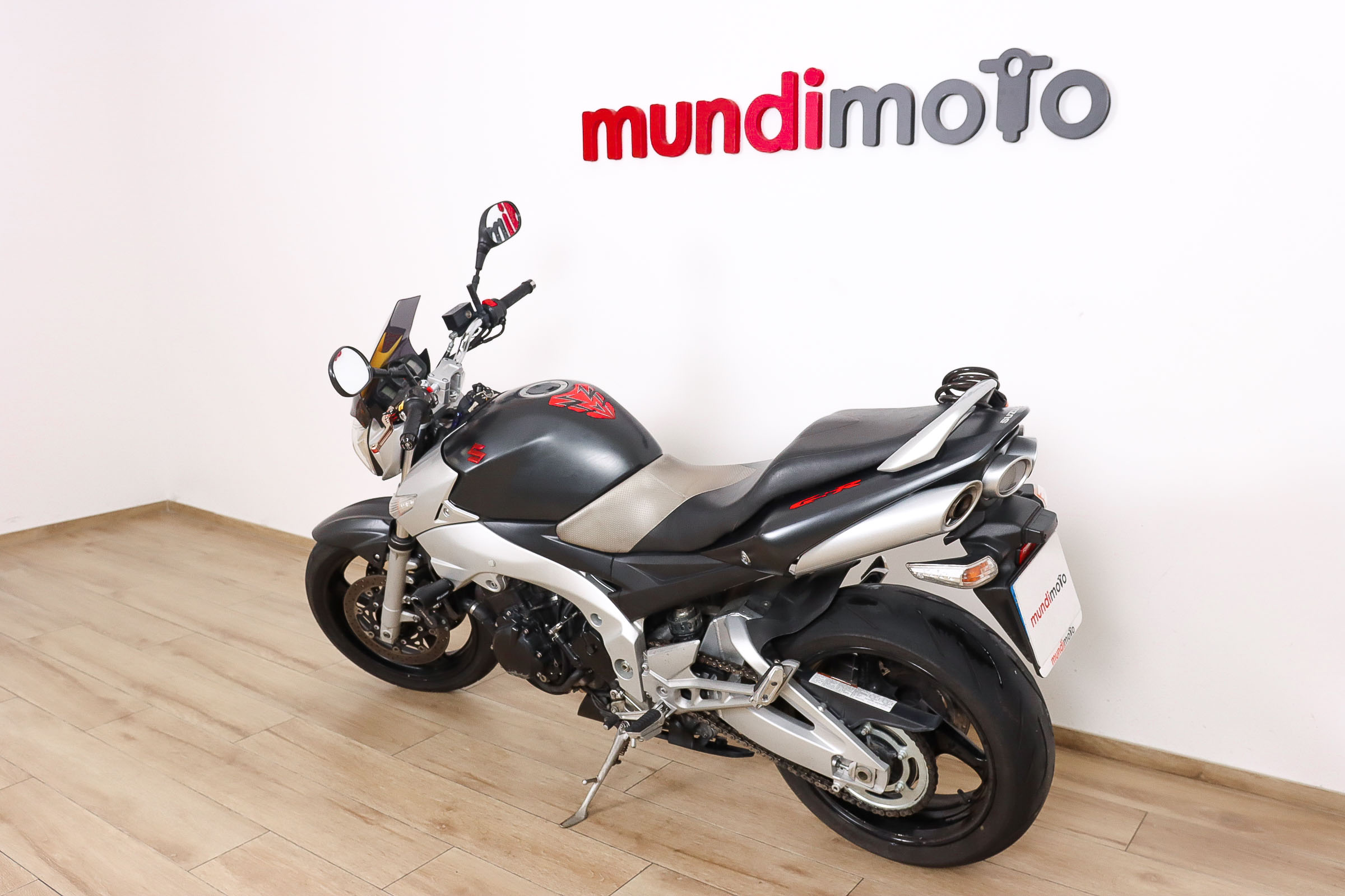 SUZUKI GSR 600SUZUKI8 SUZUKI GSR 600SUZUKI8