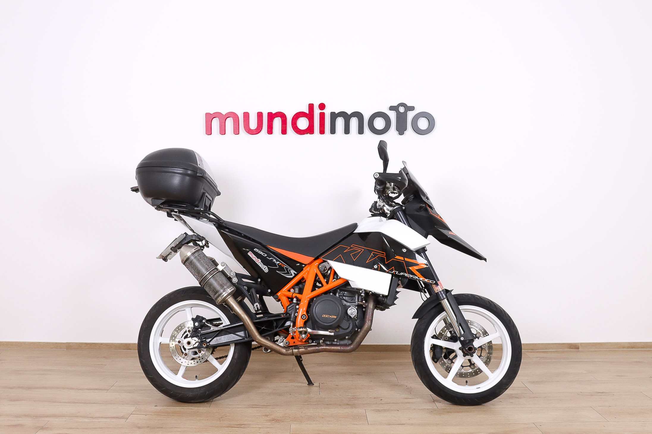 KTM 690 SUPERMOTO R promoKTM0 KTM 690 SUPERMOTO R promoKTM0