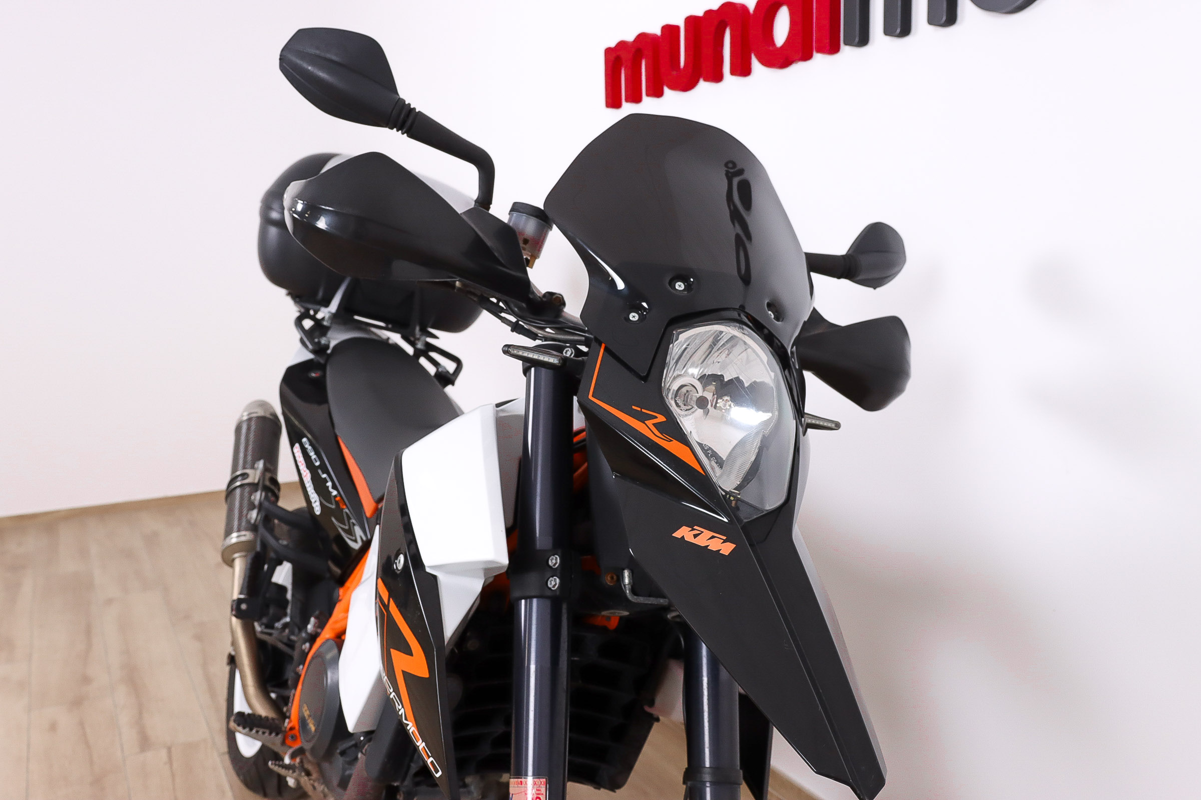 KTM 690 SUPERMOTO R promoKTM3 KTM 690 SUPERMOTO R promoKTM3