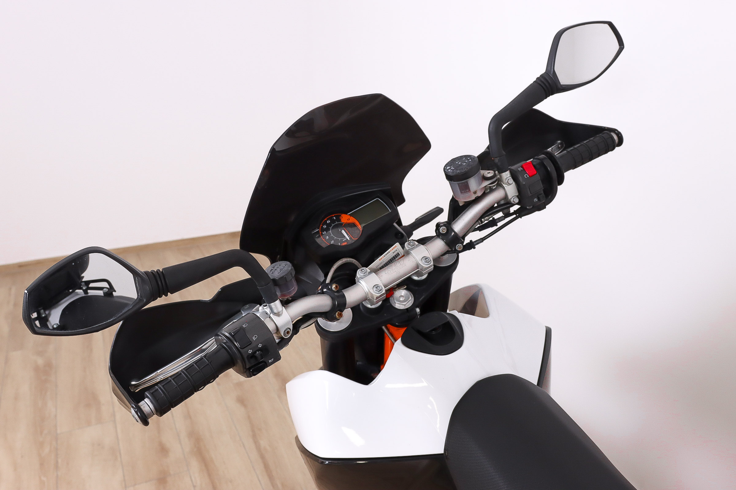 KTM 690 SUPERMOTO R promoKTM9 KTM 690 SUPERMOTO R promoKTM9