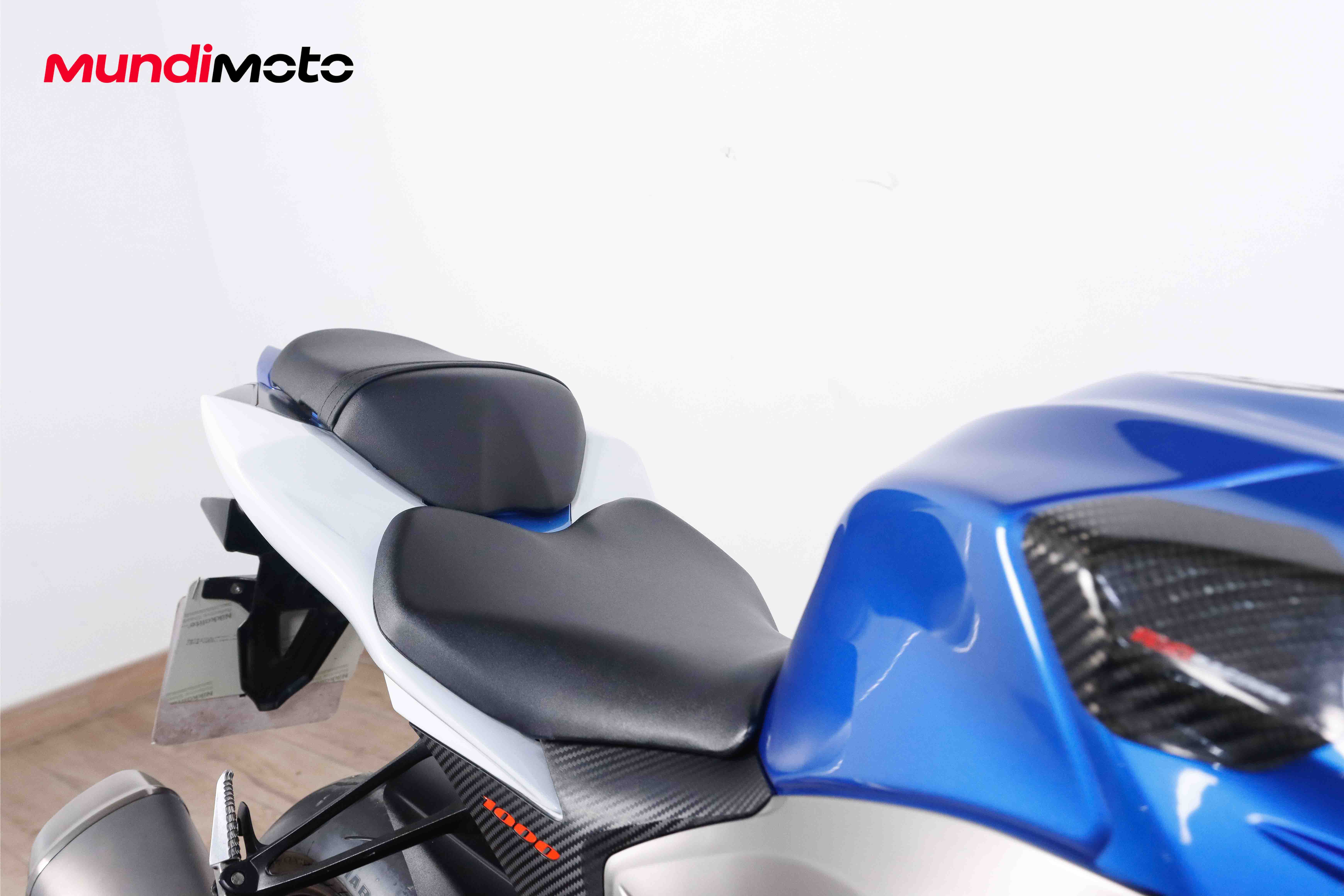 SUZUKI GSX R1000SUZUKI5 SUZUKI GSX R1000SUZUKI5