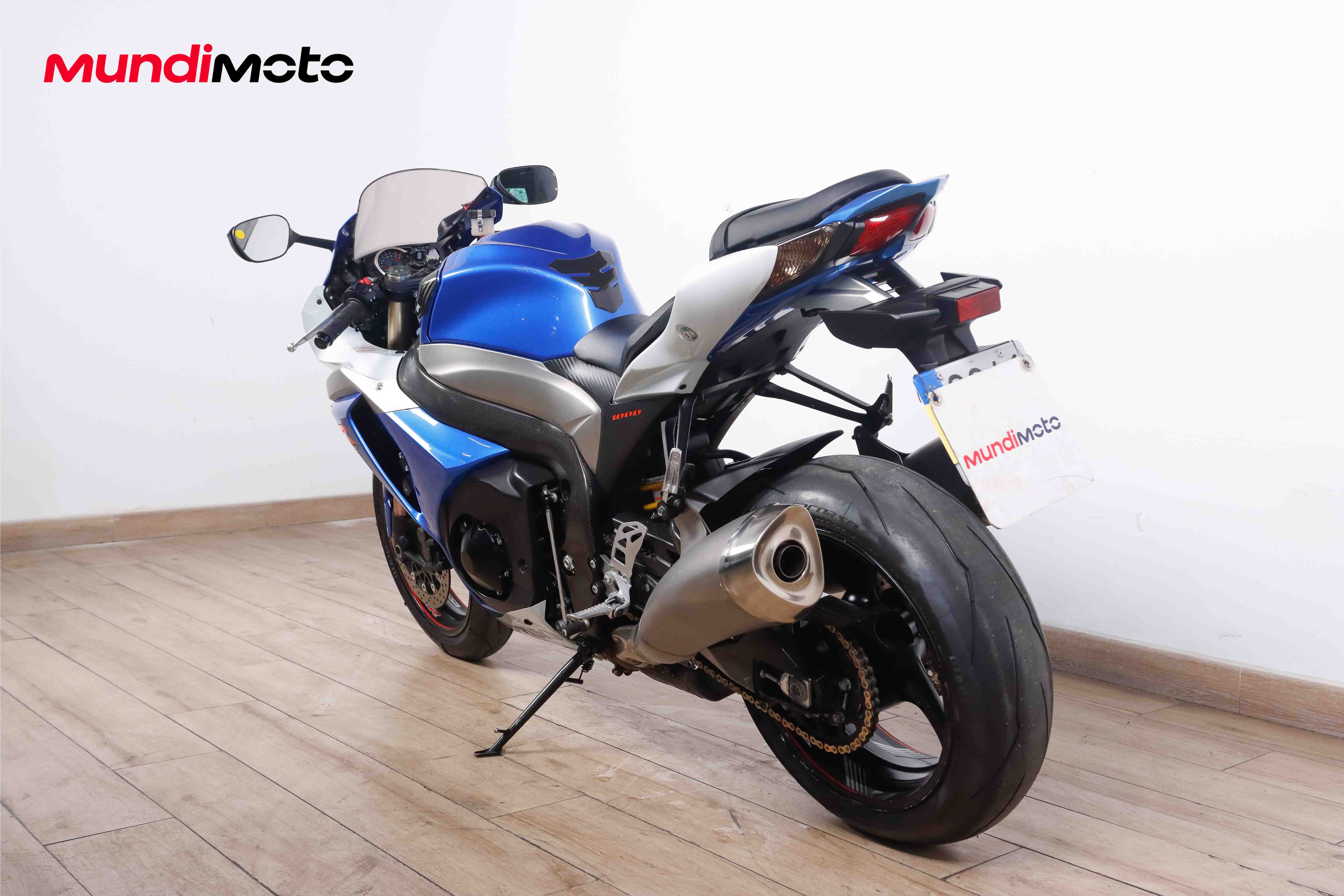 SUZUKI GSX R1000SUZUKI8 SUZUKI GSX R1000SUZUKI8