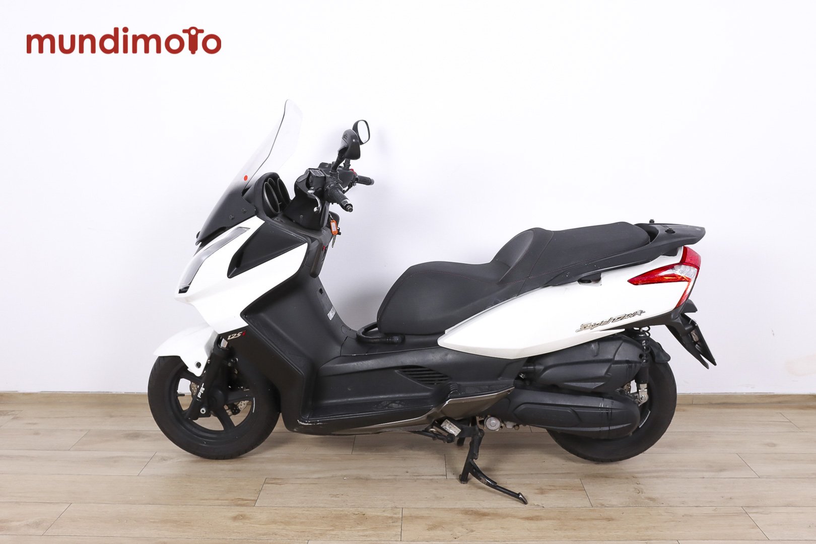 KYMCO Super Dink 125i ABSKYMCO5 KYMCO Super Dink 125i ABSKYMCO5