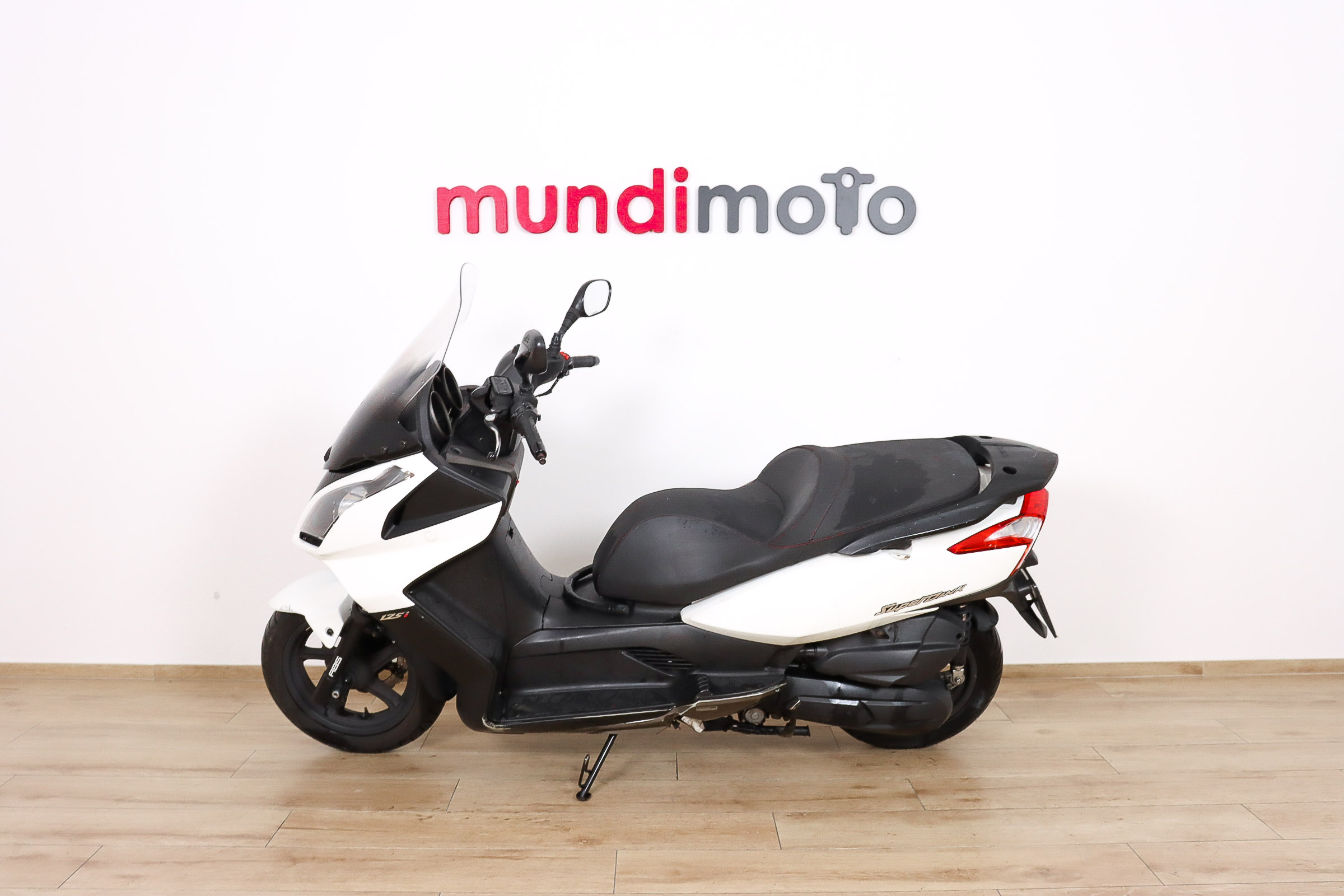 KYMCO Super Dink 125i ABSKYMCO5 KYMCO Super Dink 125i ABSKYMCO5