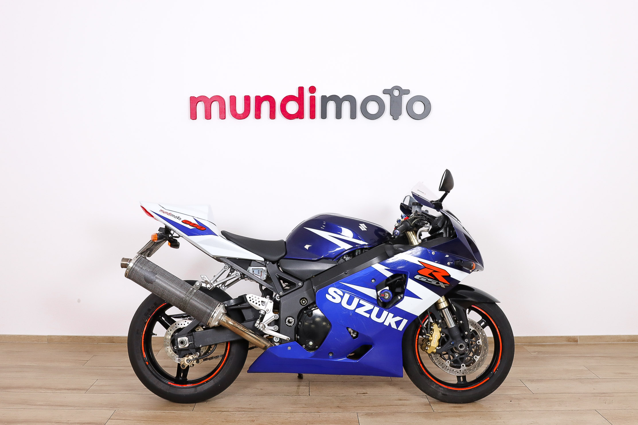 SUZUKI GSX R600SUZUKI0 SUZUKI GSX R600SUZUKI0