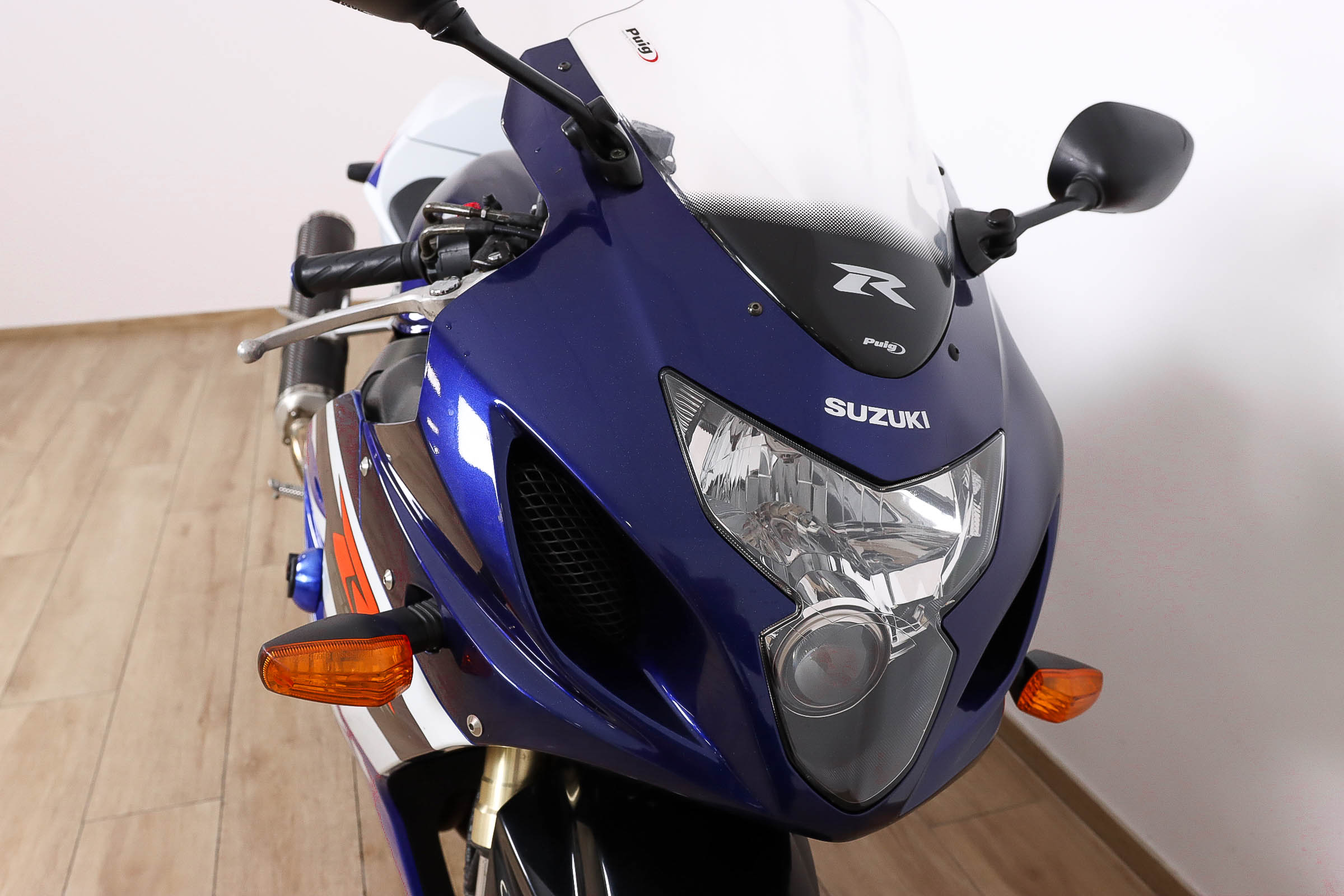 SUZUKI GSX R600SUZUKI3 SUZUKI GSX R600SUZUKI3