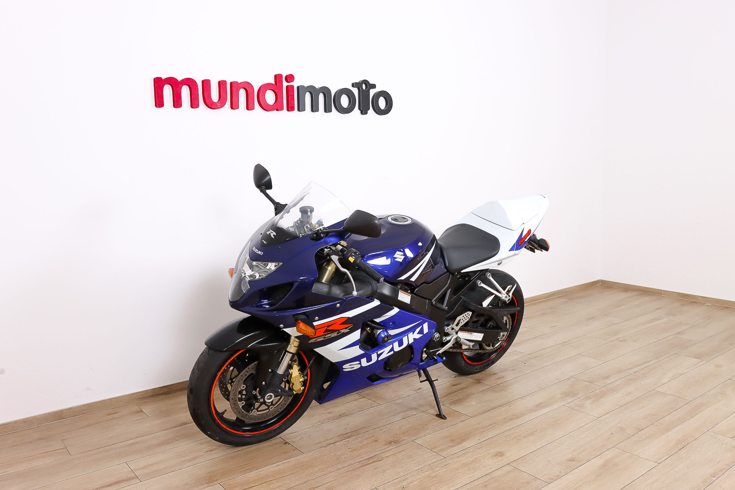 SUZUKI GSX R600SUZUKI9 SUZUKI GSX R600SUZUKI9