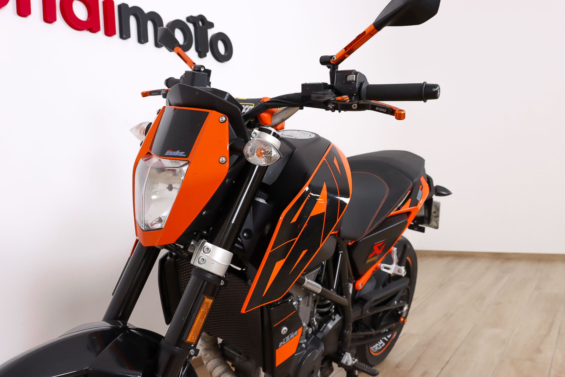KTM 690 DUKEKTM9 KTM 690 DUKEKTM9
