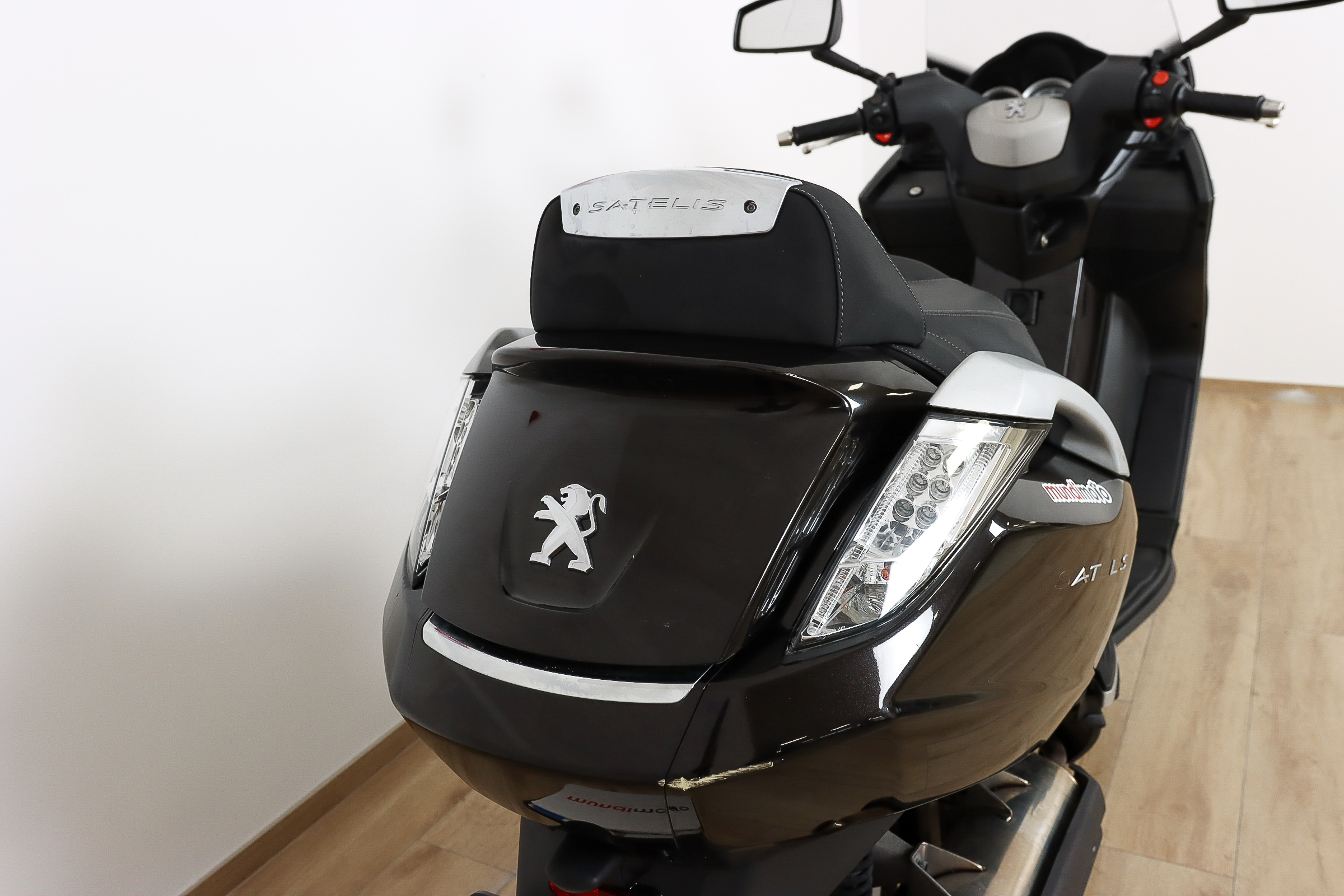 PEUGEOT SATELIS 125i executivePEUGEOT6 PEUGEOT SATELIS 125i executivePEUGEOT6