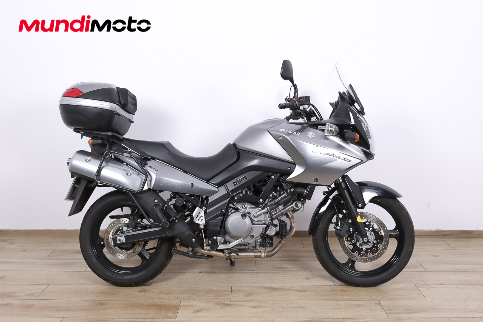 SUZUKI V-Strom 650SUZUKI0 SUZUKI V-Strom 650SUZUKI0
