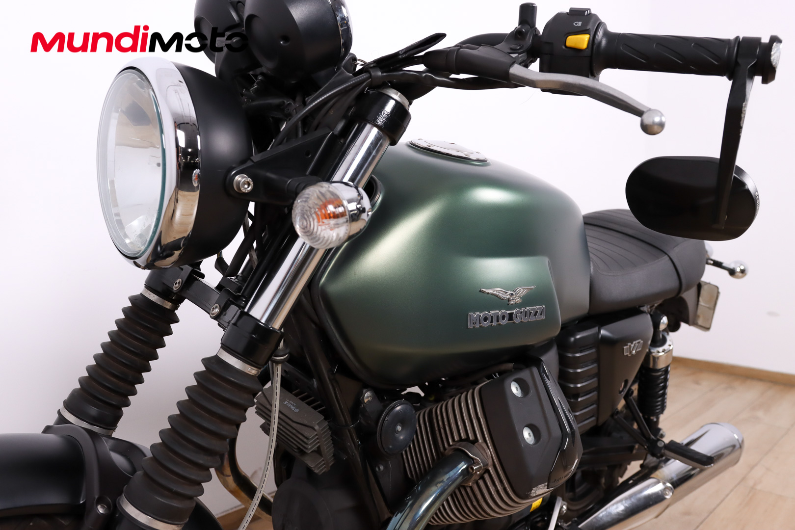 MOTO GUZZI V7 II StoneMOTO GUZZI10 MOTO GUZZI V7 II StoneMOTO GUZZI10