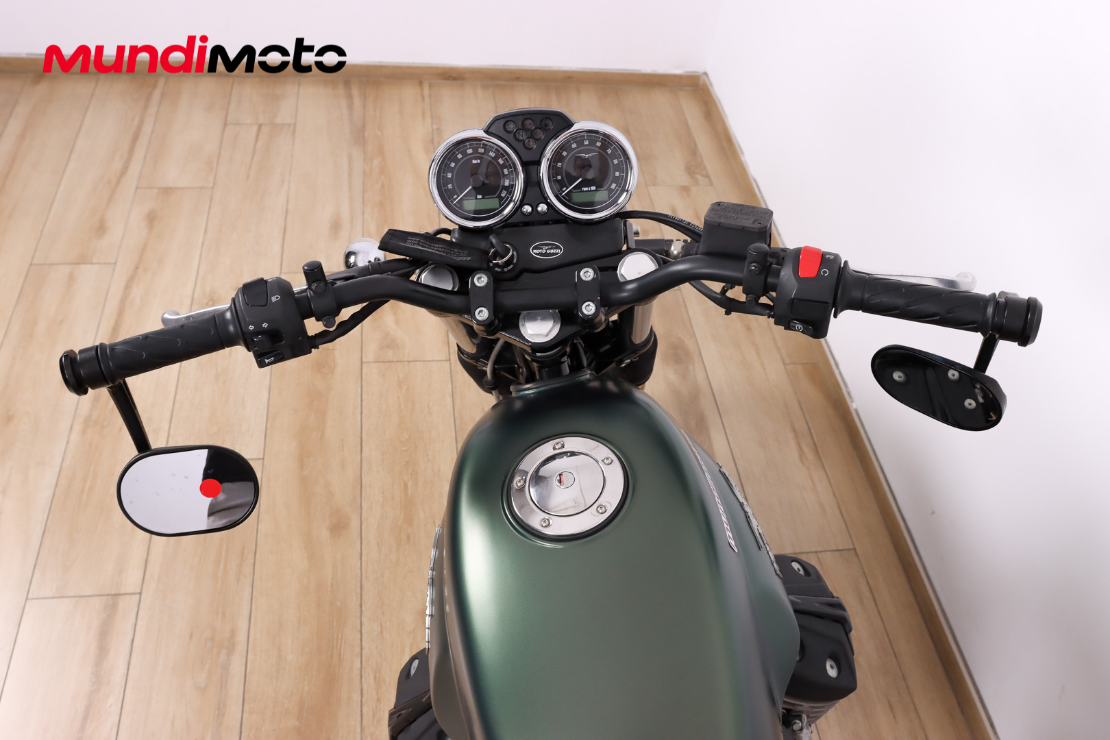 MOTO GUZZI V7 II StoneMOTO GUZZI11 MOTO GUZZI V7 II StoneMOTO GUZZI11