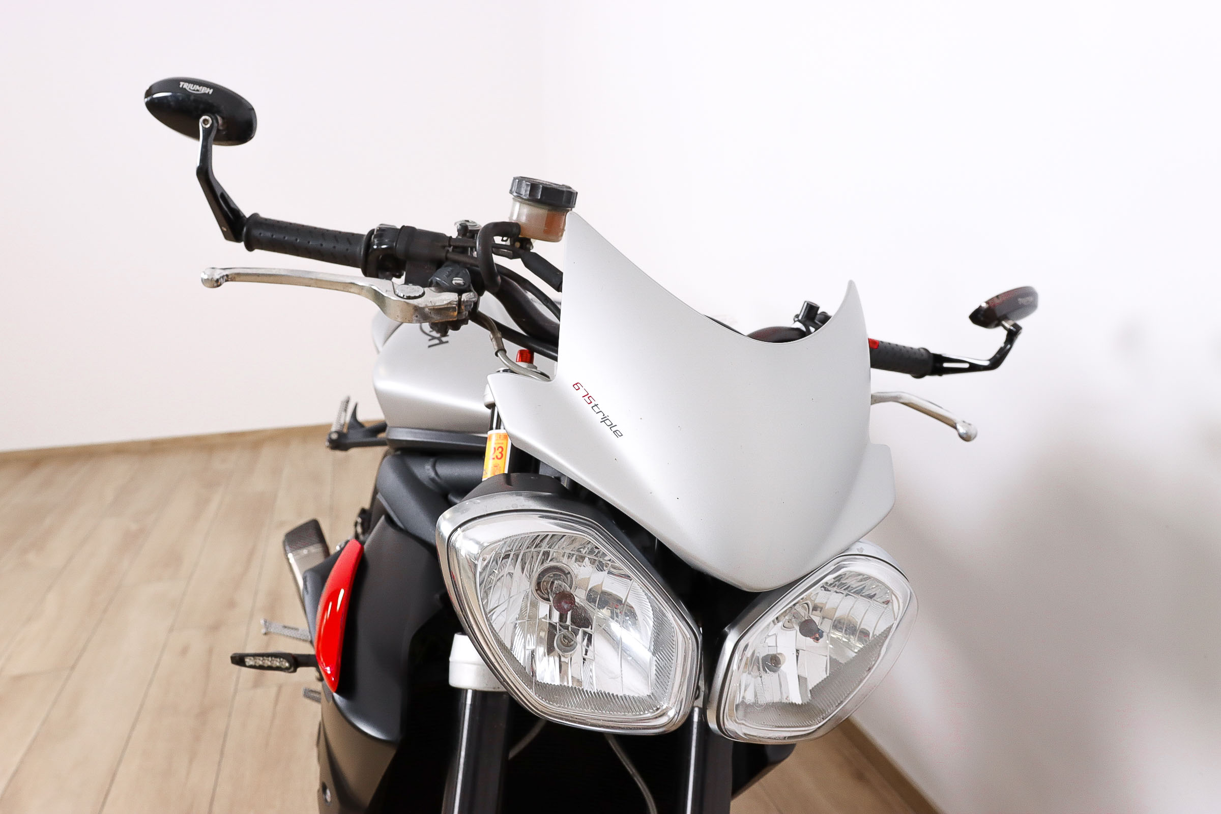 TRIUMPH Street Triple R xTRIUMPH3 TRIUMPH Street Triple R xTRIUMPH3
