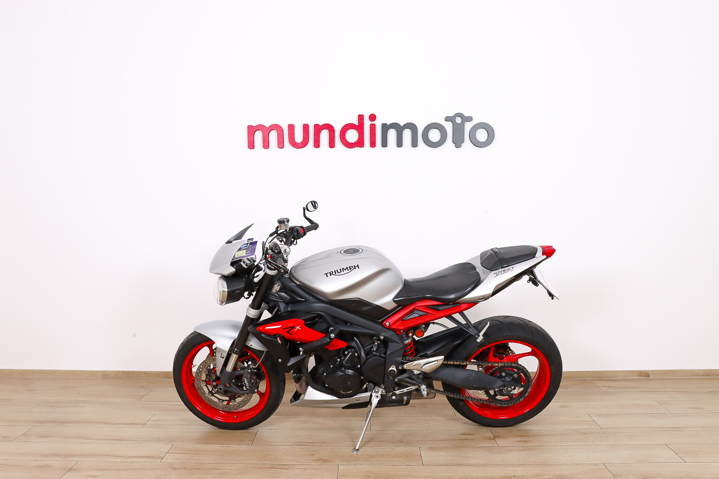 TRIUMPH Street Triple R xTRIUMPH8 TRIUMPH Street Triple R xTRIUMPH8