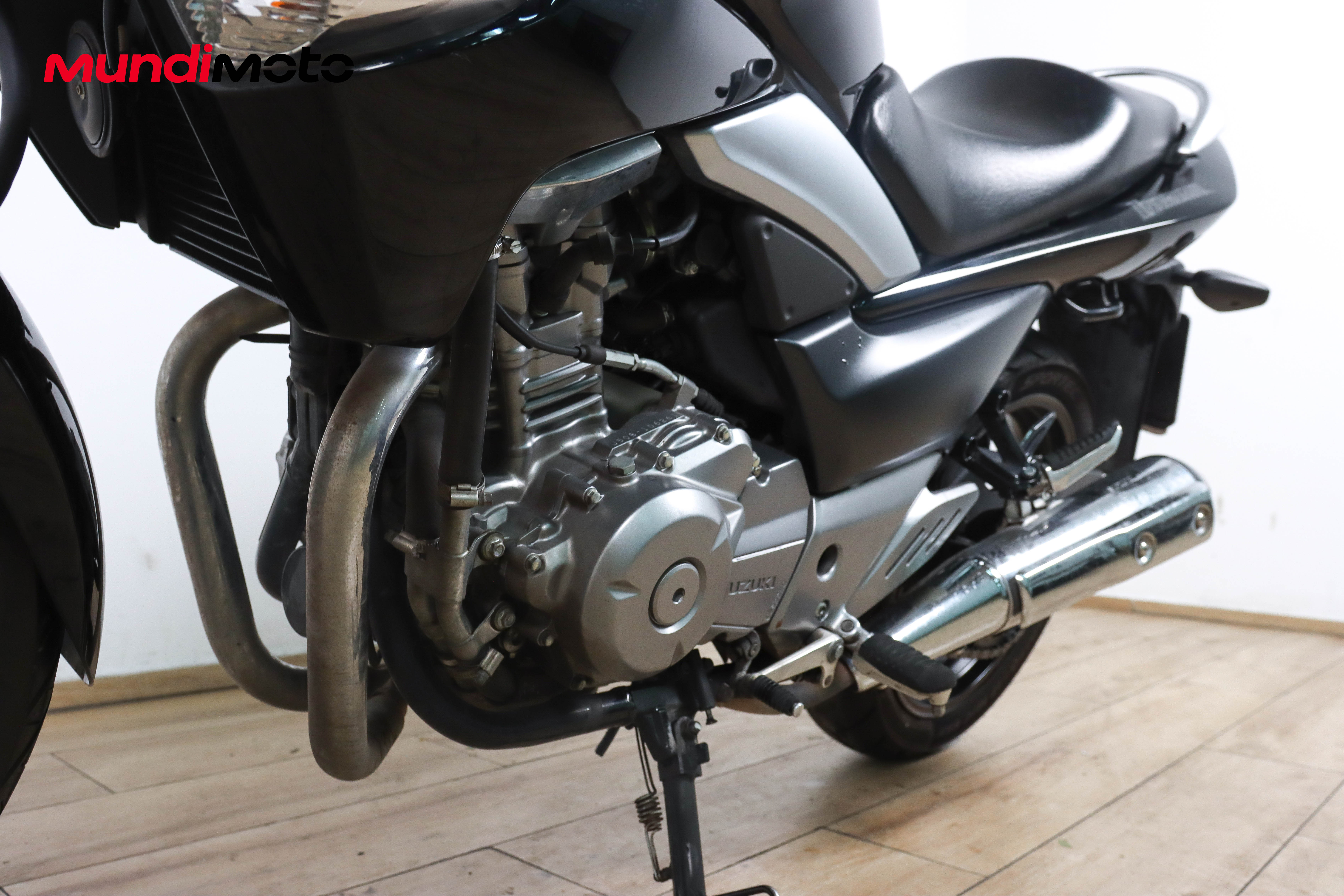 SUZUKI Inazuma 250SUZUKI8 SUZUKI Inazuma 250SUZUKI8