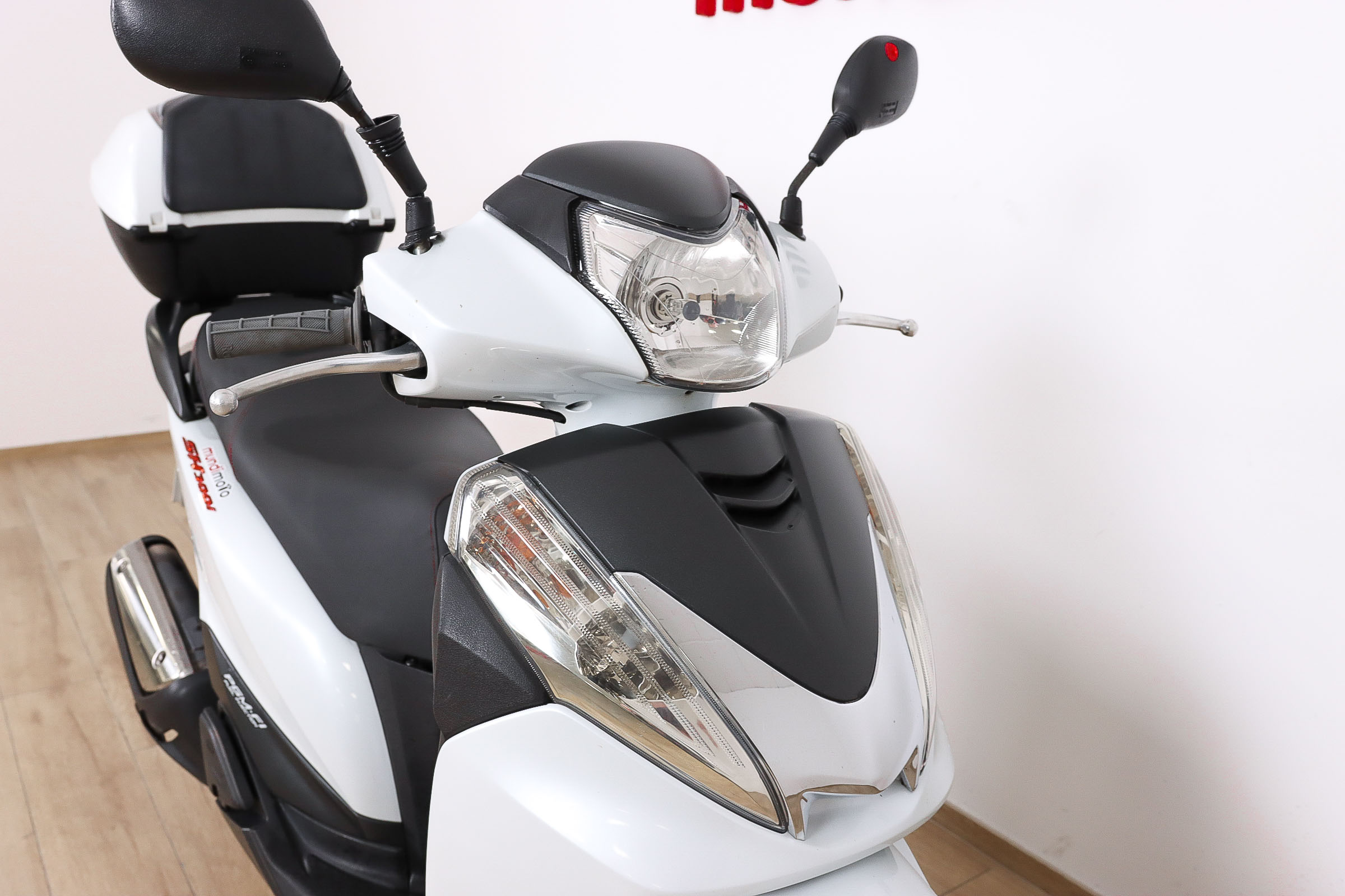 HONDA SCOOPY SH300i C-ABSHONDA3 HONDA SCOOPY SH300i C-ABSHONDA3