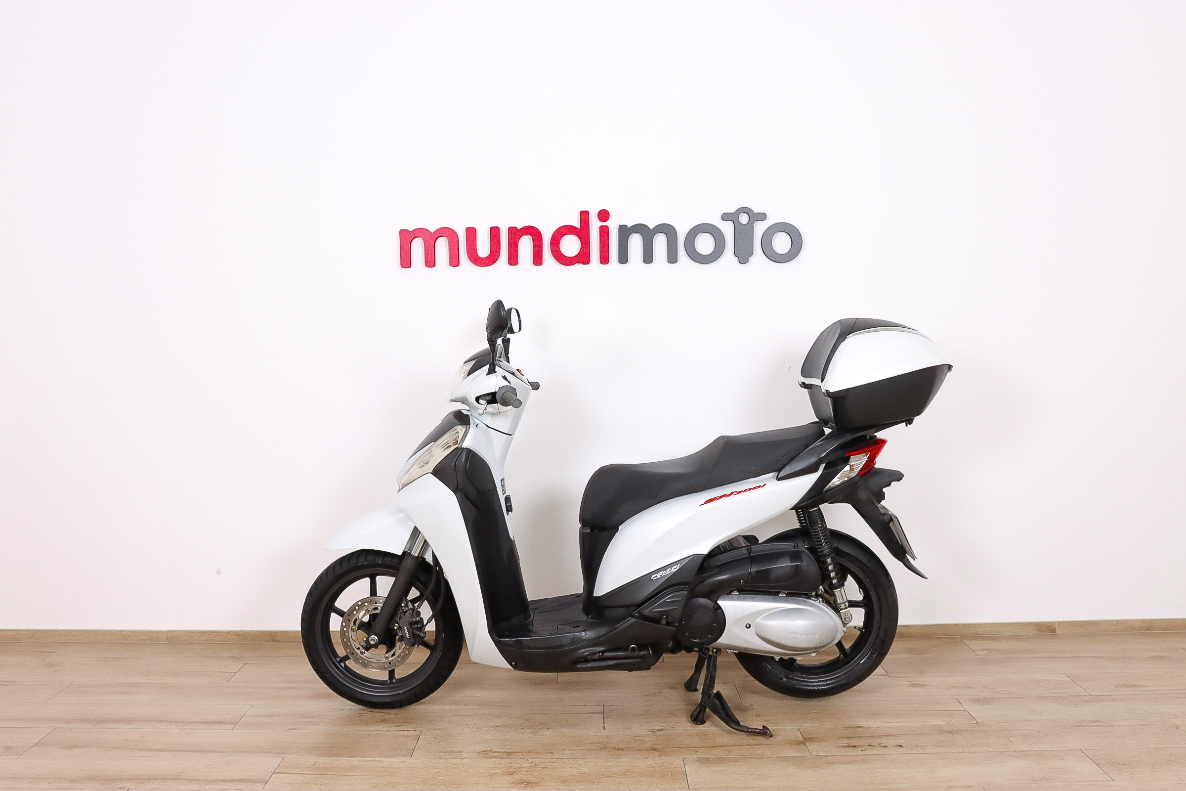 HONDA SCOOPY SH300i C-ABSHONDA5 HONDA SCOOPY SH300i C-ABSHONDA5