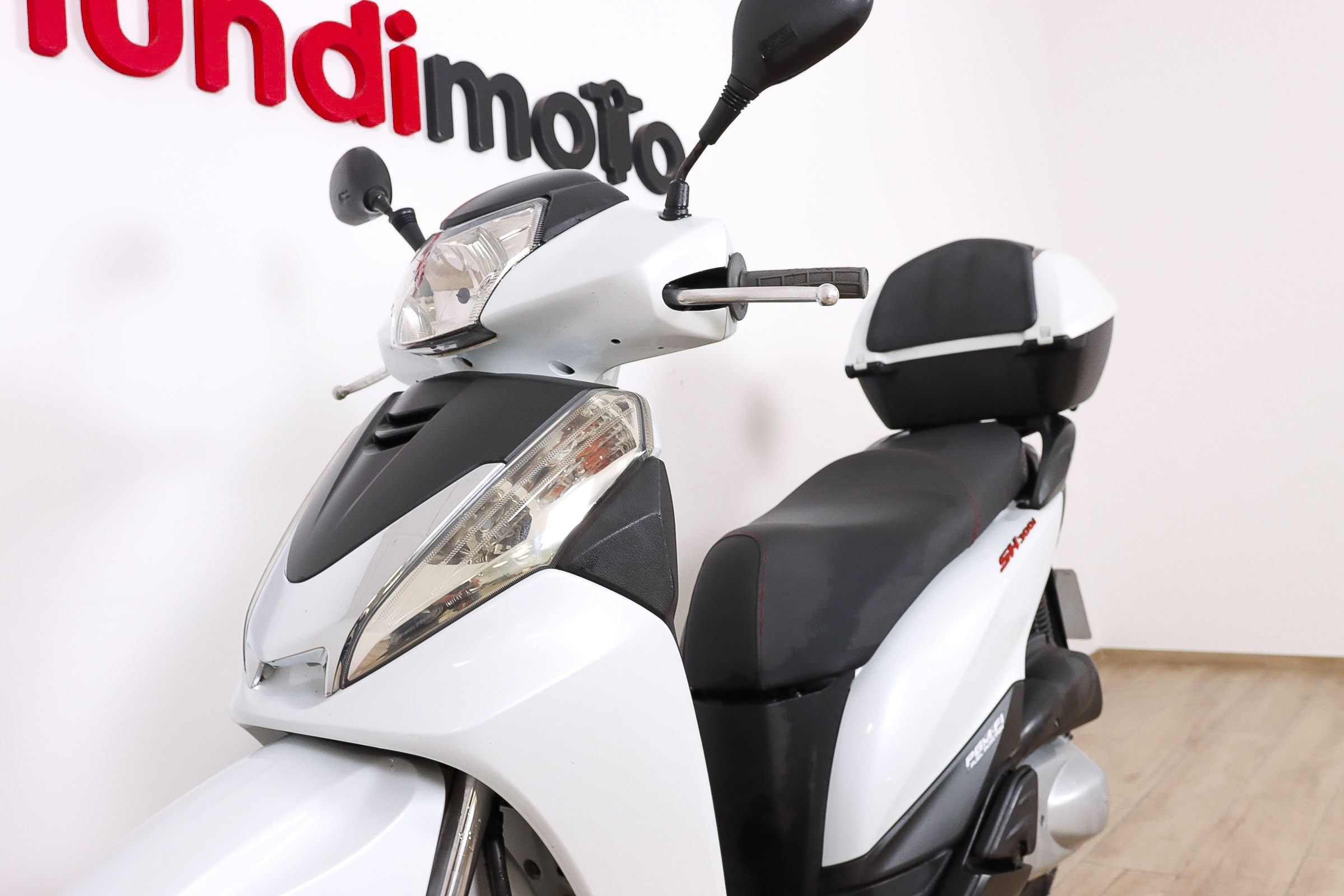 HONDA SCOOPY SH300i C-ABSHONDA10 HONDA SCOOPY SH300i C-ABSHONDA10