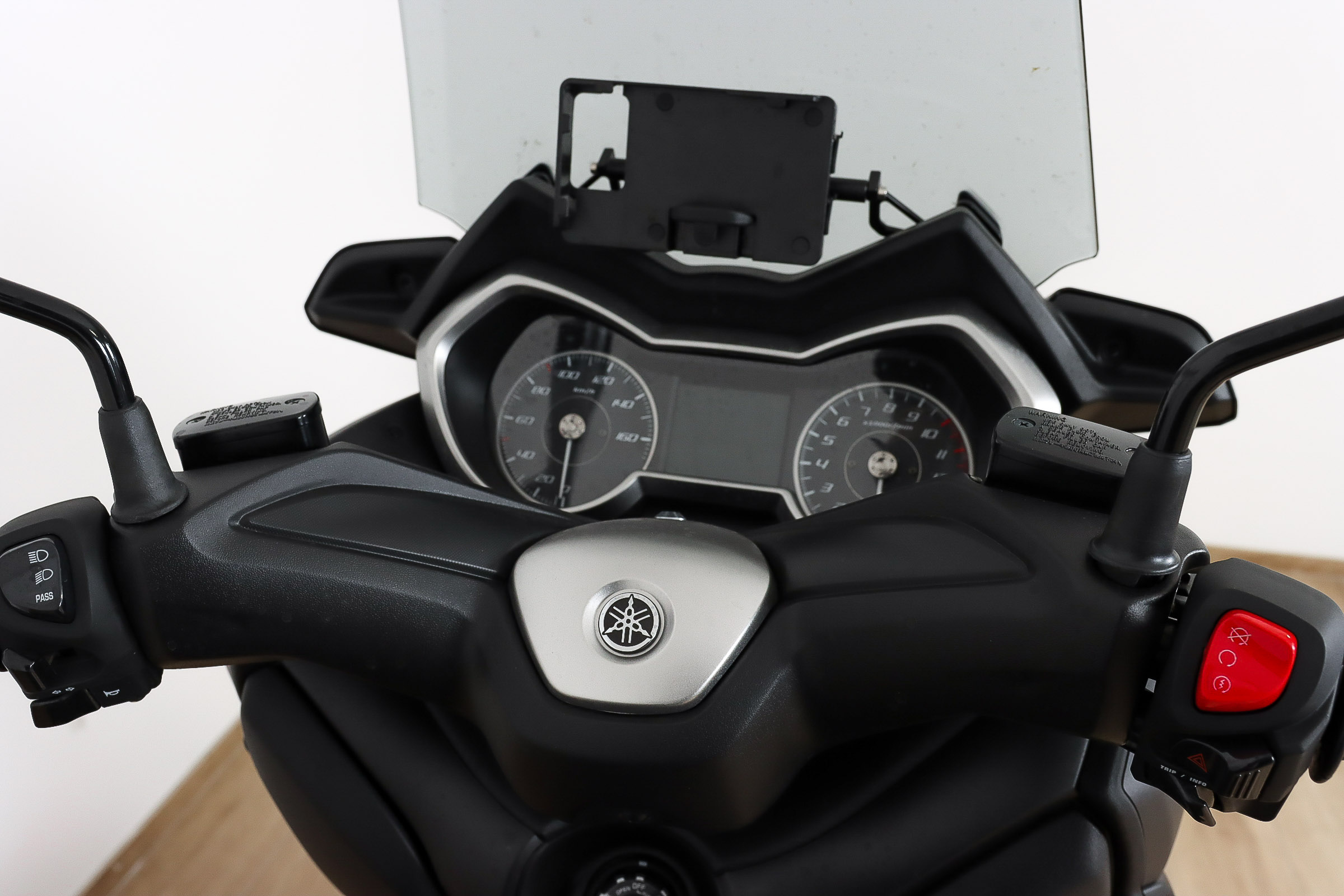 YAMAHA X-MAX 125YAMAHA4 YAMAHA X-MAX 125YAMAHA4