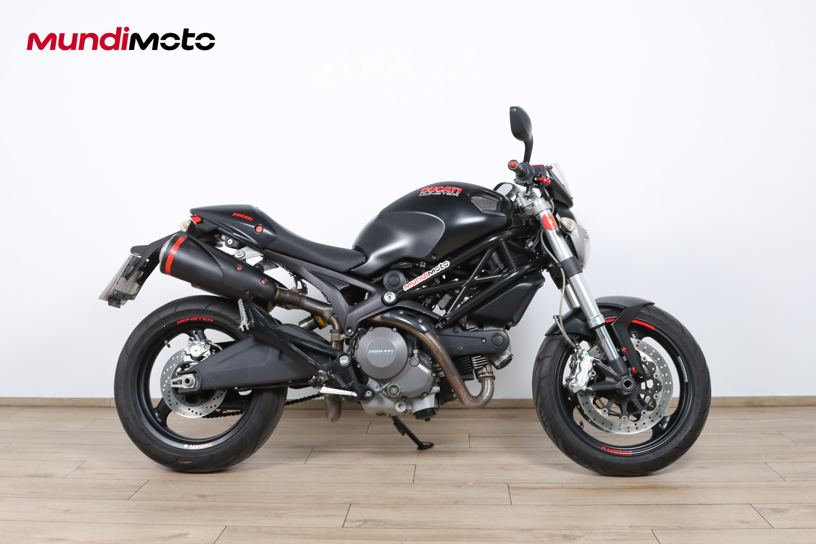 DUCATI MONSTER 696DUCATI0 DUCATI MONSTER 696DUCATI0
