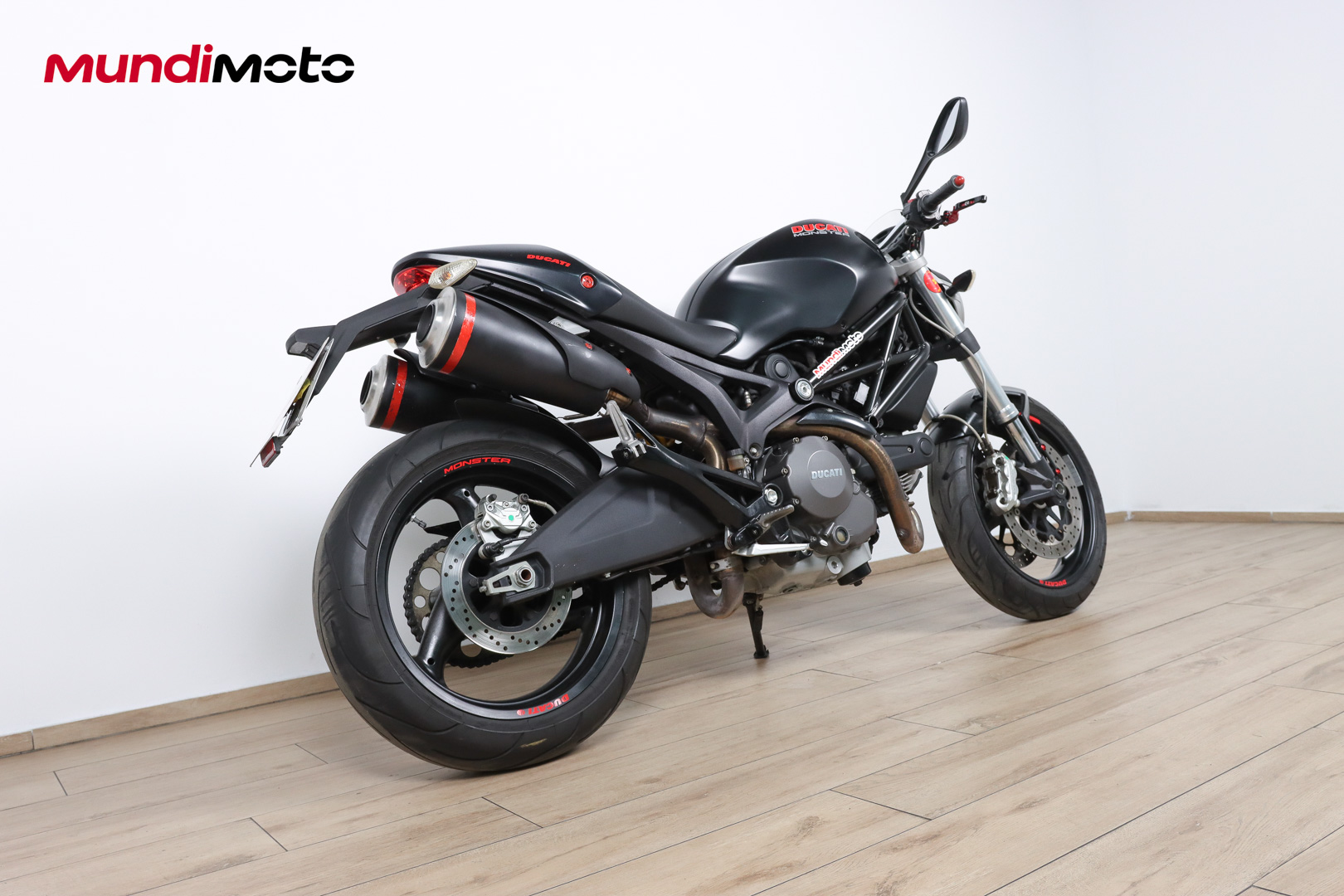 DUCATI MONSTER 696DUCATI2 DUCATI MONSTER 696DUCATI2