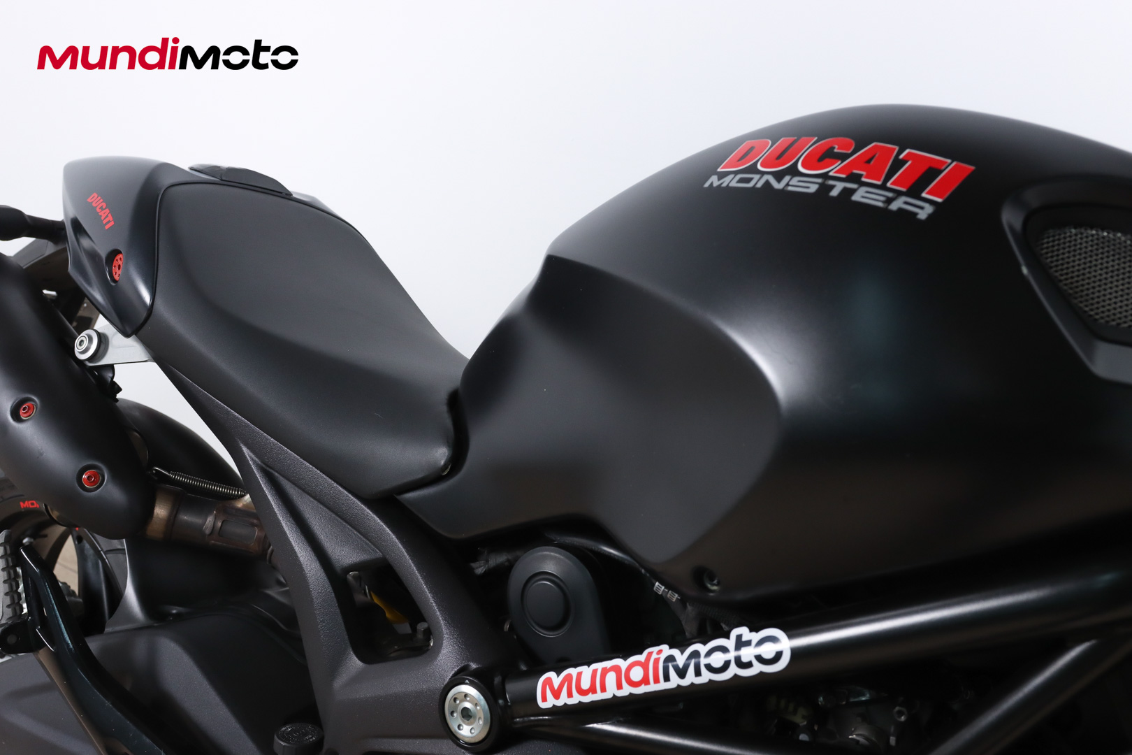 DUCATI MONSTER 696DUCATI5 DUCATI MONSTER 696DUCATI5