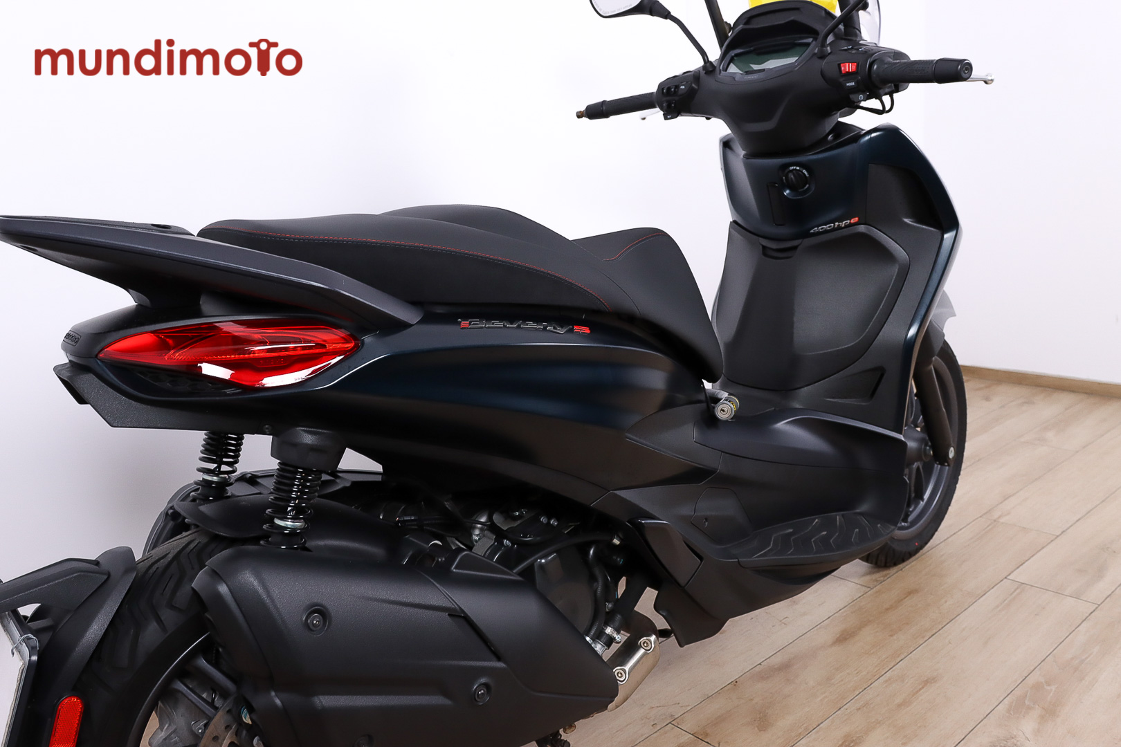 PIAGGIO Beverly 400 HPEPIAGGIO4 PIAGGIO Beverly 400 HPEPIAGGIO4