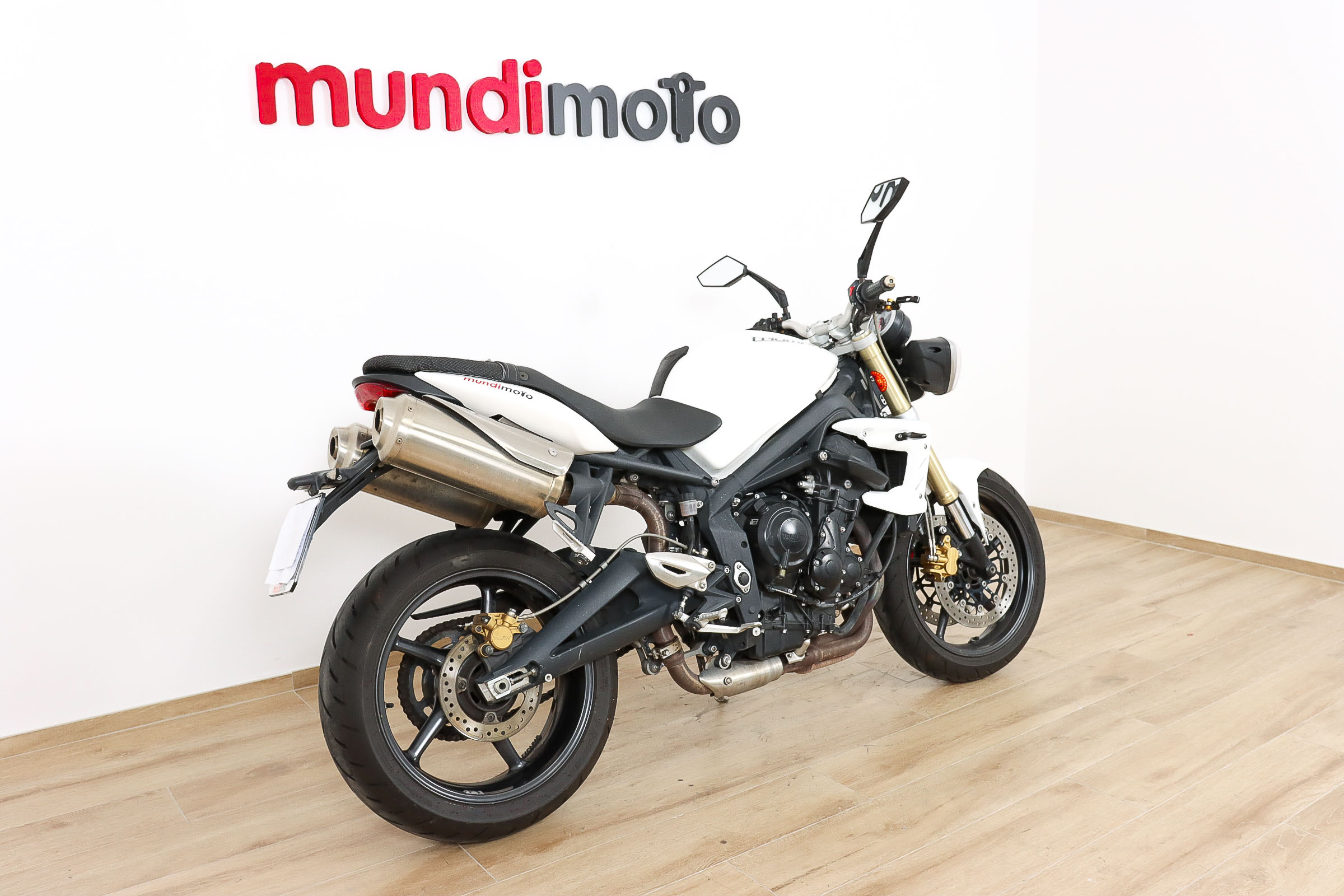 TRIUMPH STREET TRIPLE promoTRIUMPH2 TRIUMPH STREET TRIPLE promoTRIUMPH2