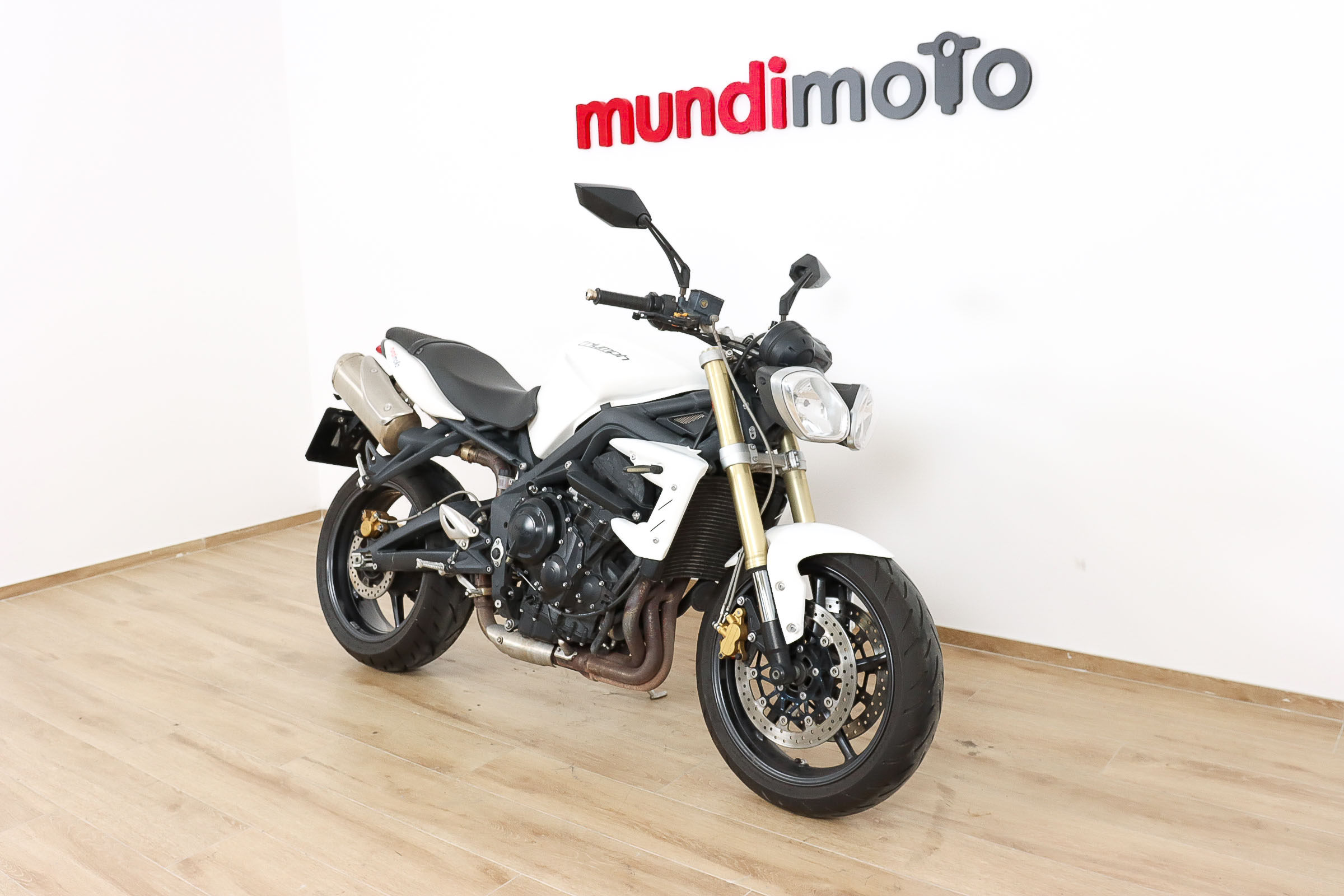 TRIUMPH STREET TRIPLE promoTRIUMPH3 TRIUMPH STREET TRIPLE promoTRIUMPH3