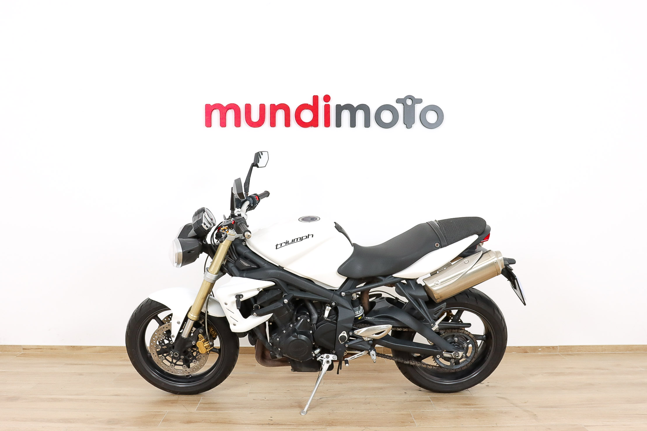 TRIUMPH STREET TRIPLE promoTRIUMPH8 TRIUMPH STREET TRIPLE promoTRIUMPH8