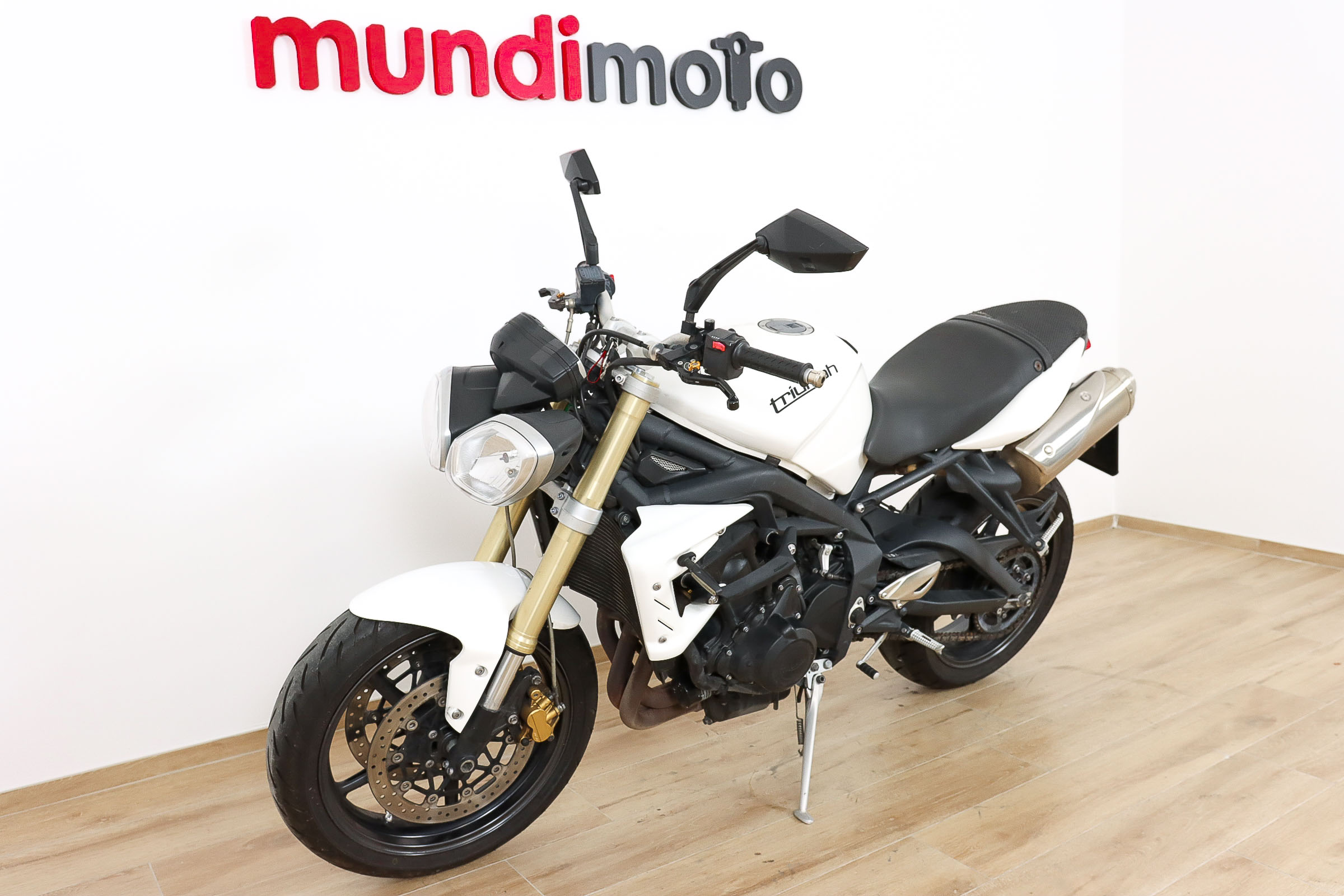 TRIUMPH STREET TRIPLE promoTRIUMPH9 TRIUMPH STREET TRIPLE promoTRIUMPH9