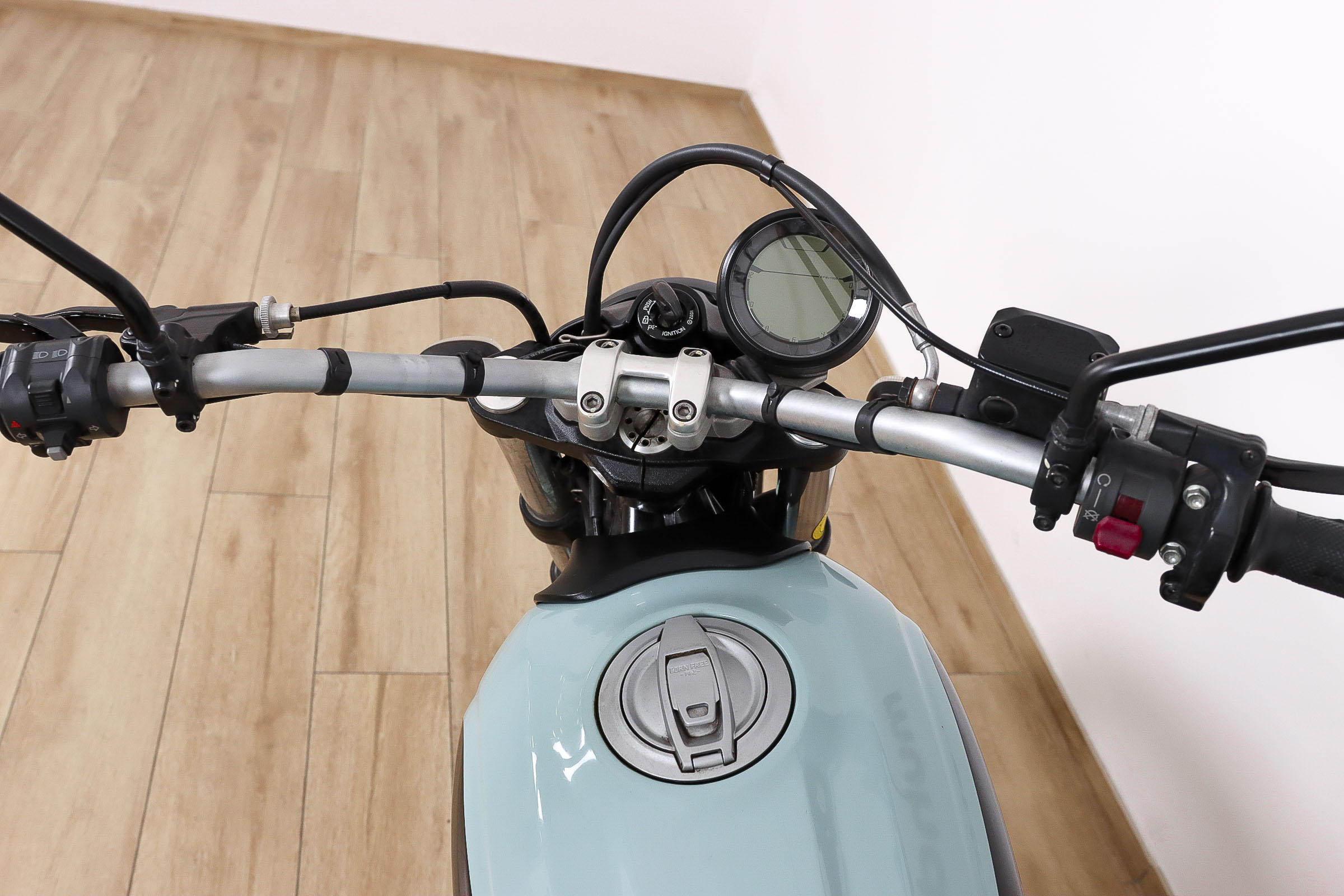 DUCATI Scrambler Sixty2DUCATI11 DUCATI Scrambler Sixty2DUCATI11