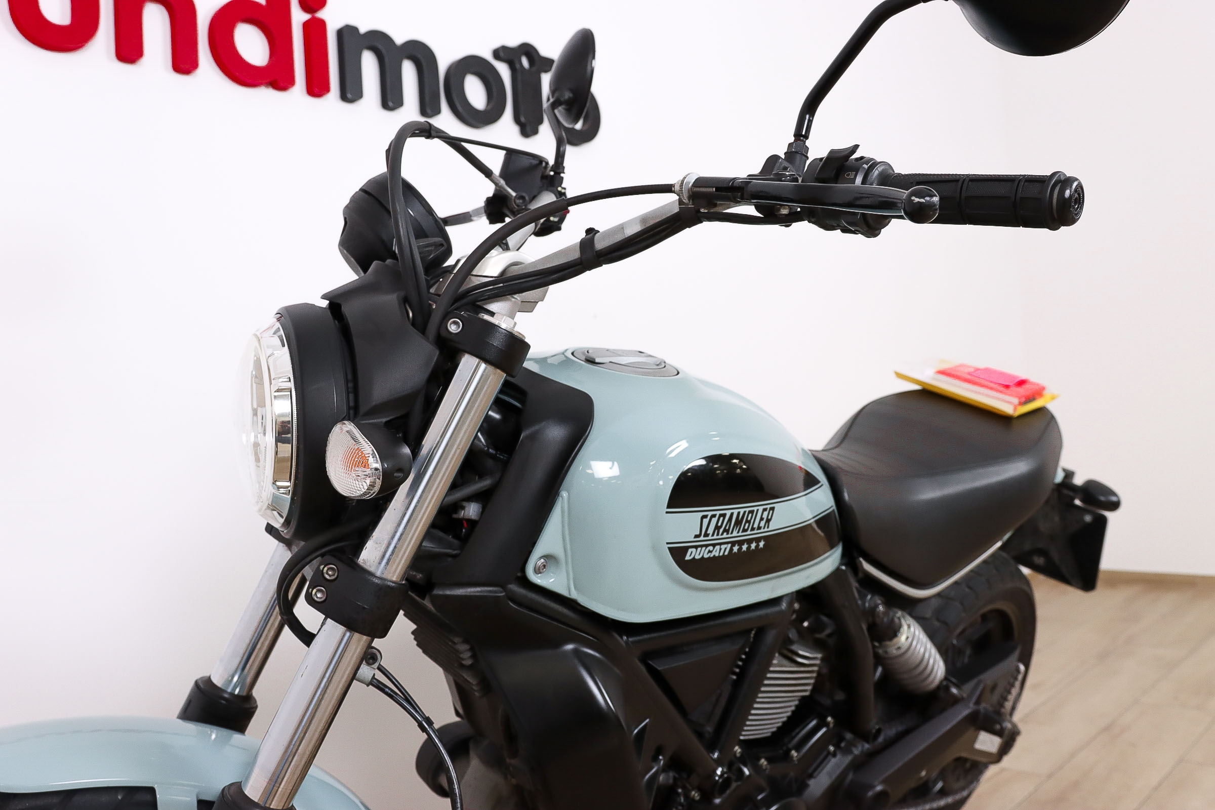DUCATI Scrambler Sixty2DUCATI12 DUCATI Scrambler Sixty2DUCATI12