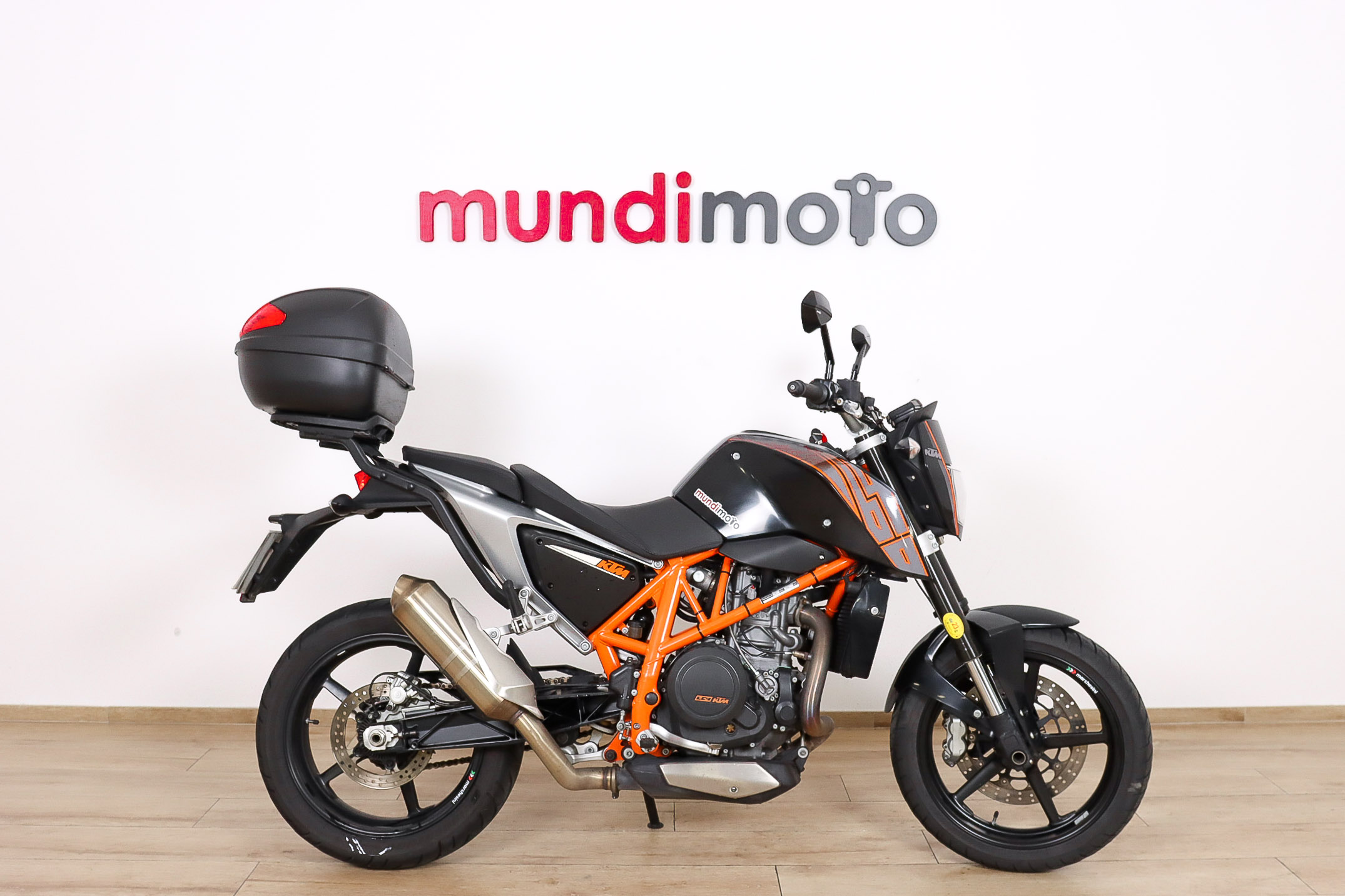KTM 690 DUKEKTM0 KTM 690 DUKEKTM0