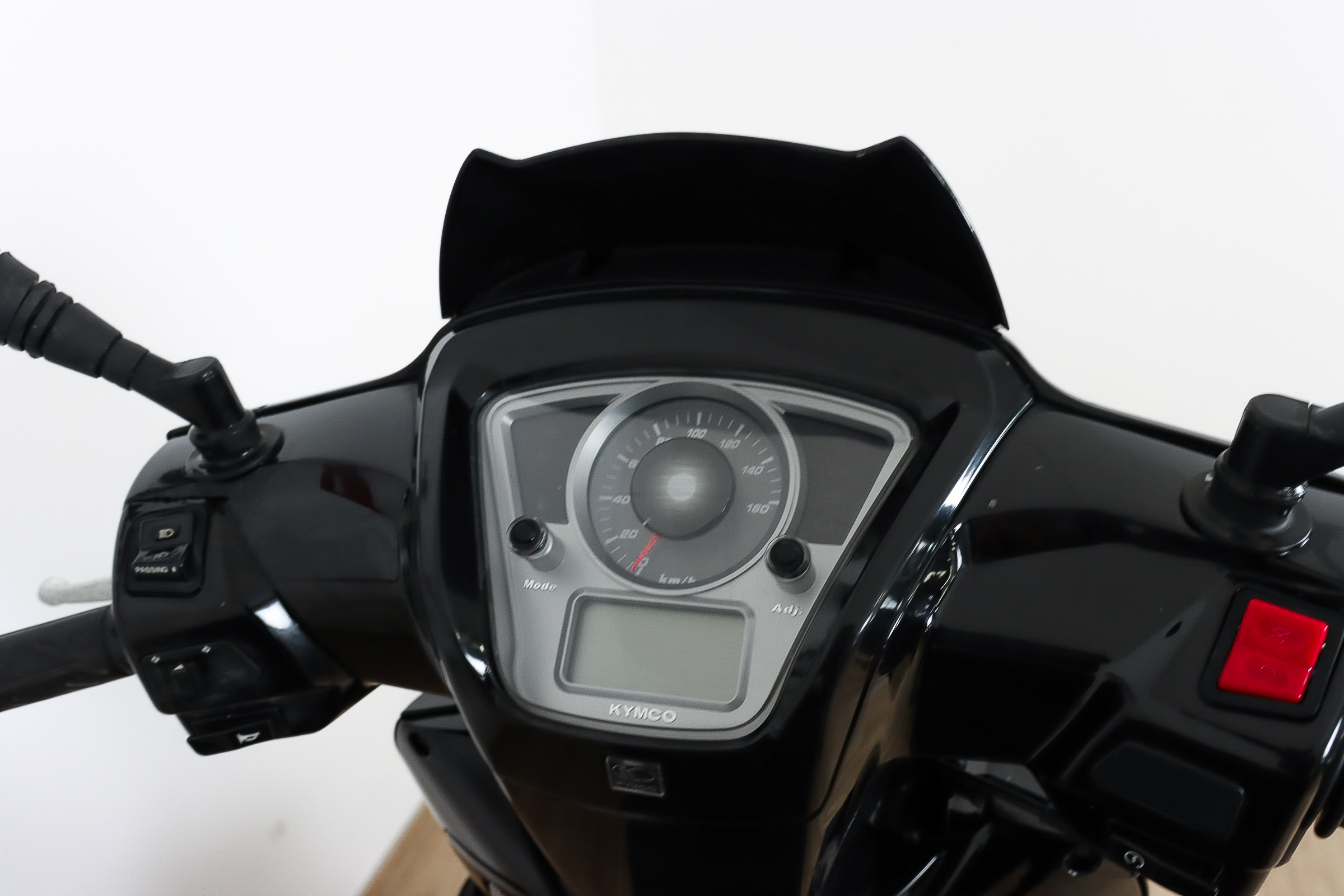 KYMCO People 125 GTiKYMCO5 KYMCO People 125 GTiKYMCO5