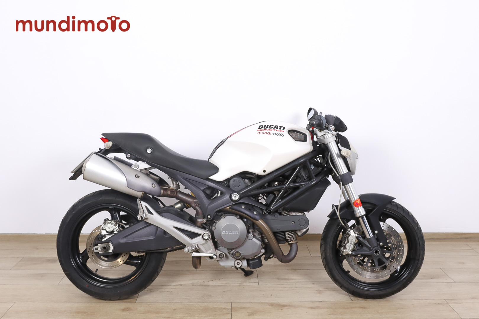 DUCATI MONSTER 696DUCATI0 DUCATI MONSTER 696DUCATI0