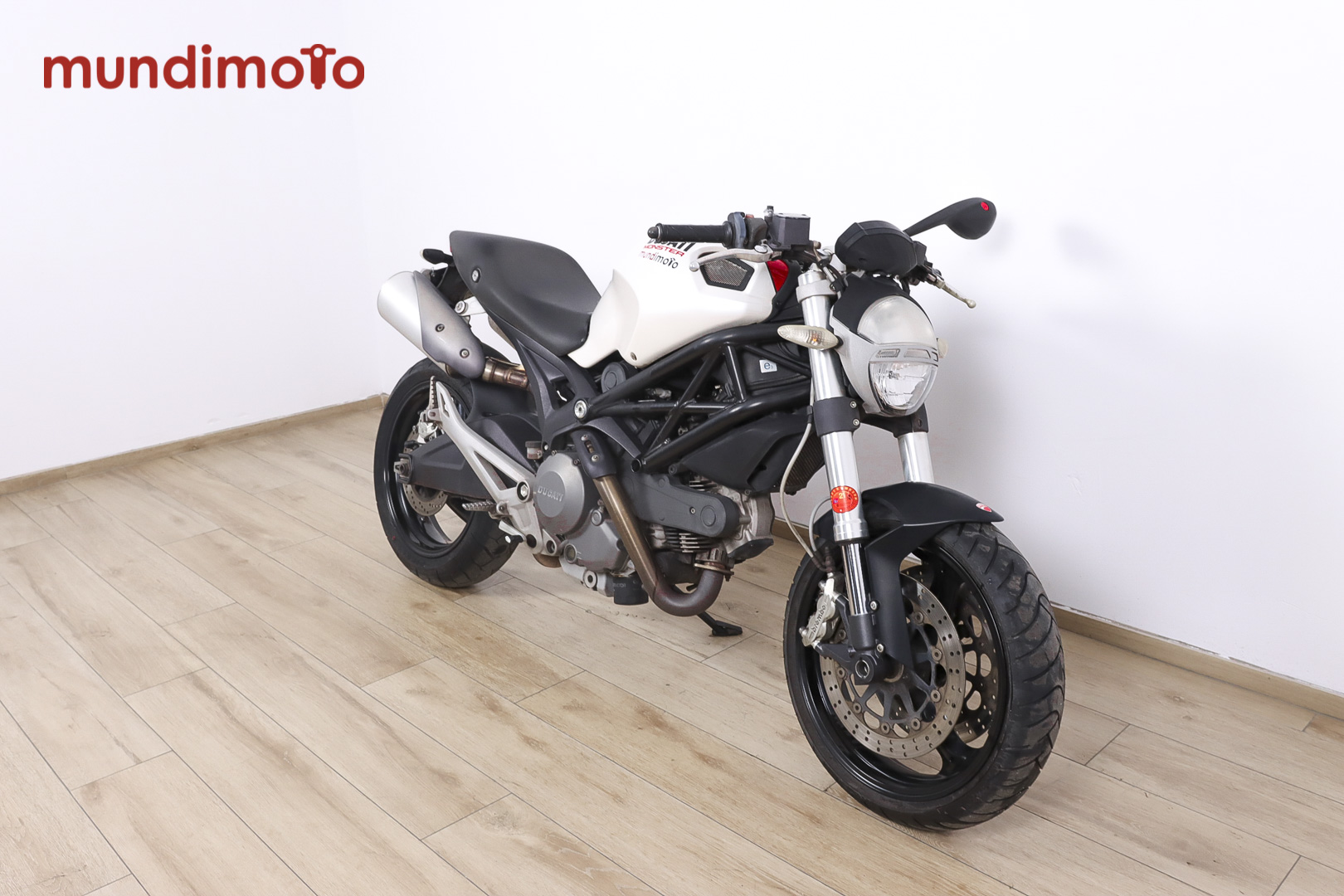 DUCATI MONSTER 696DUCATI1 DUCATI MONSTER 696DUCATI1